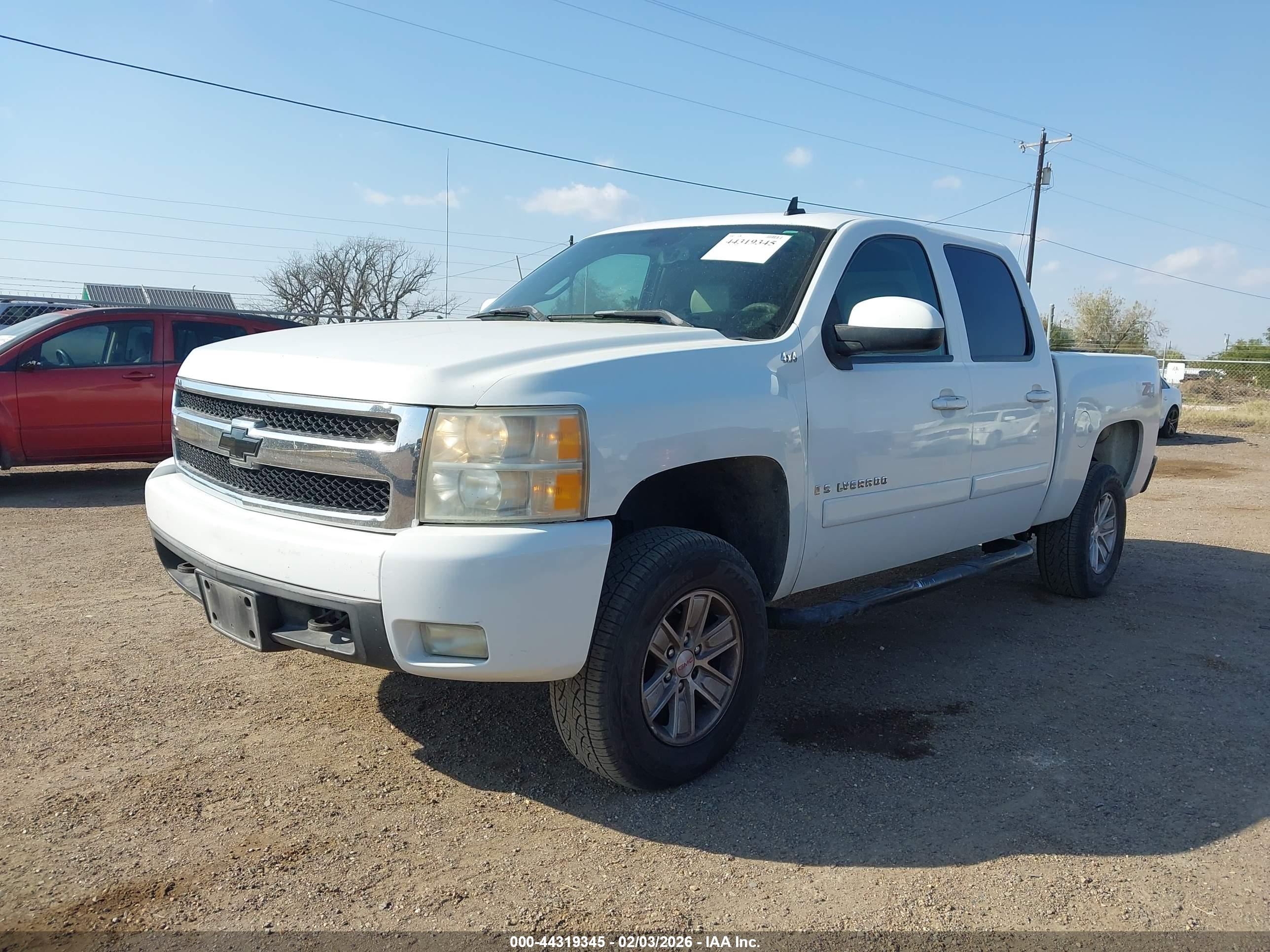 CHEVROLET SILVERADO image 2