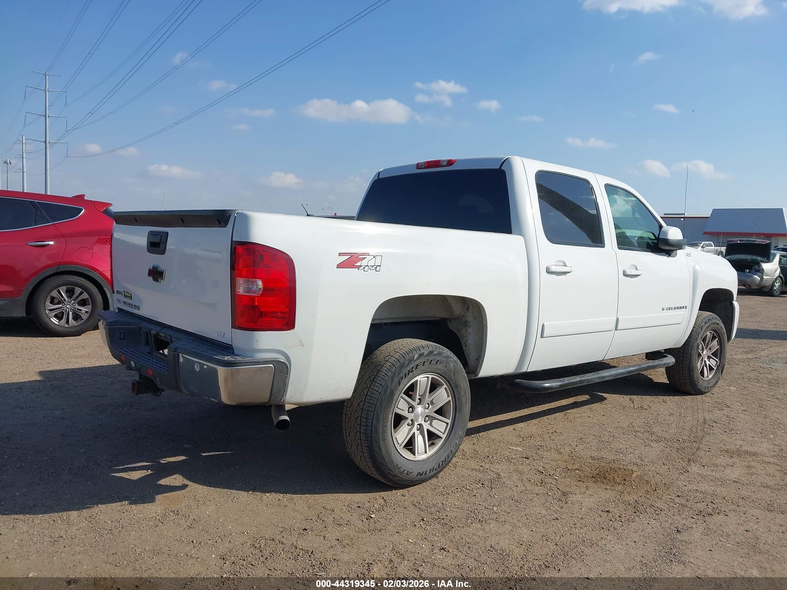 CHEVROLET SILVERADO image 4