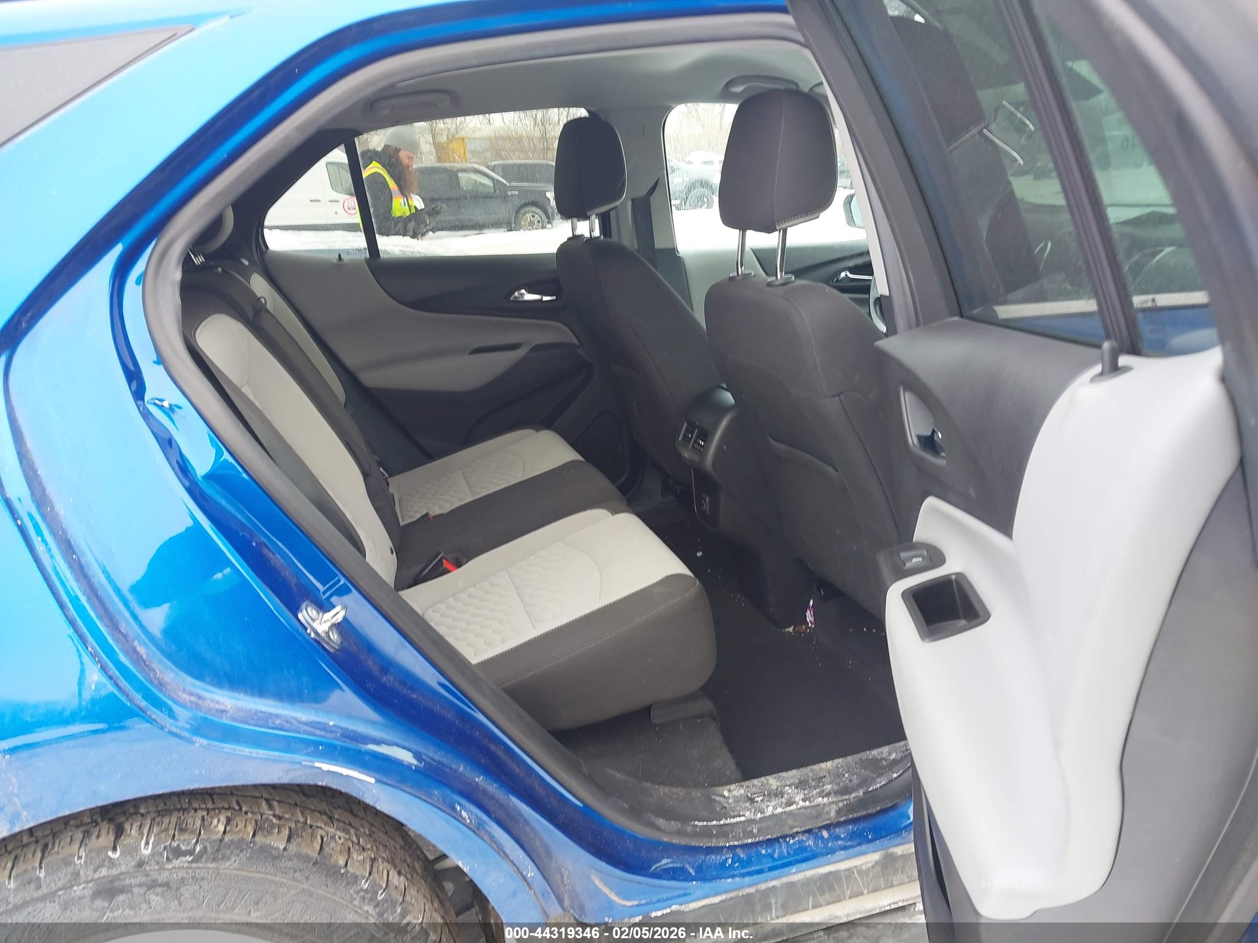 CHEVROLET EQUINOX image 8