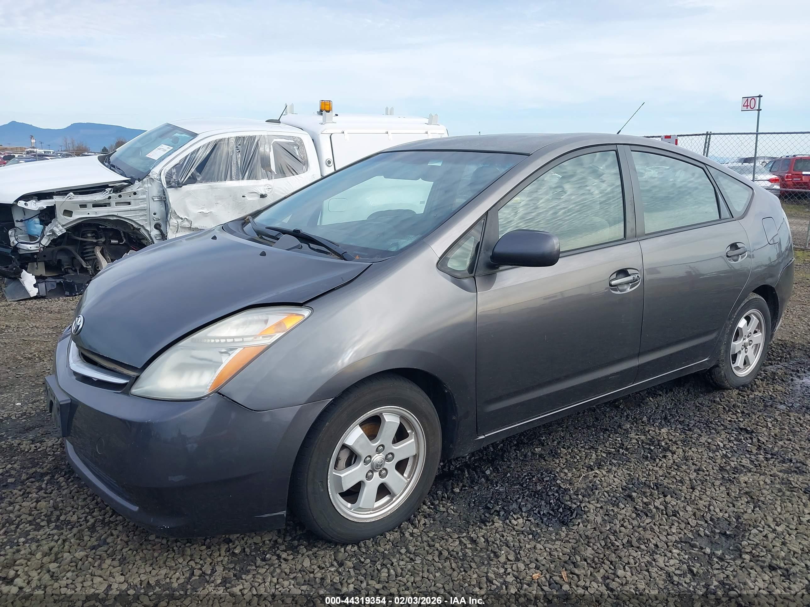 TOYOTA PRIUS image 2