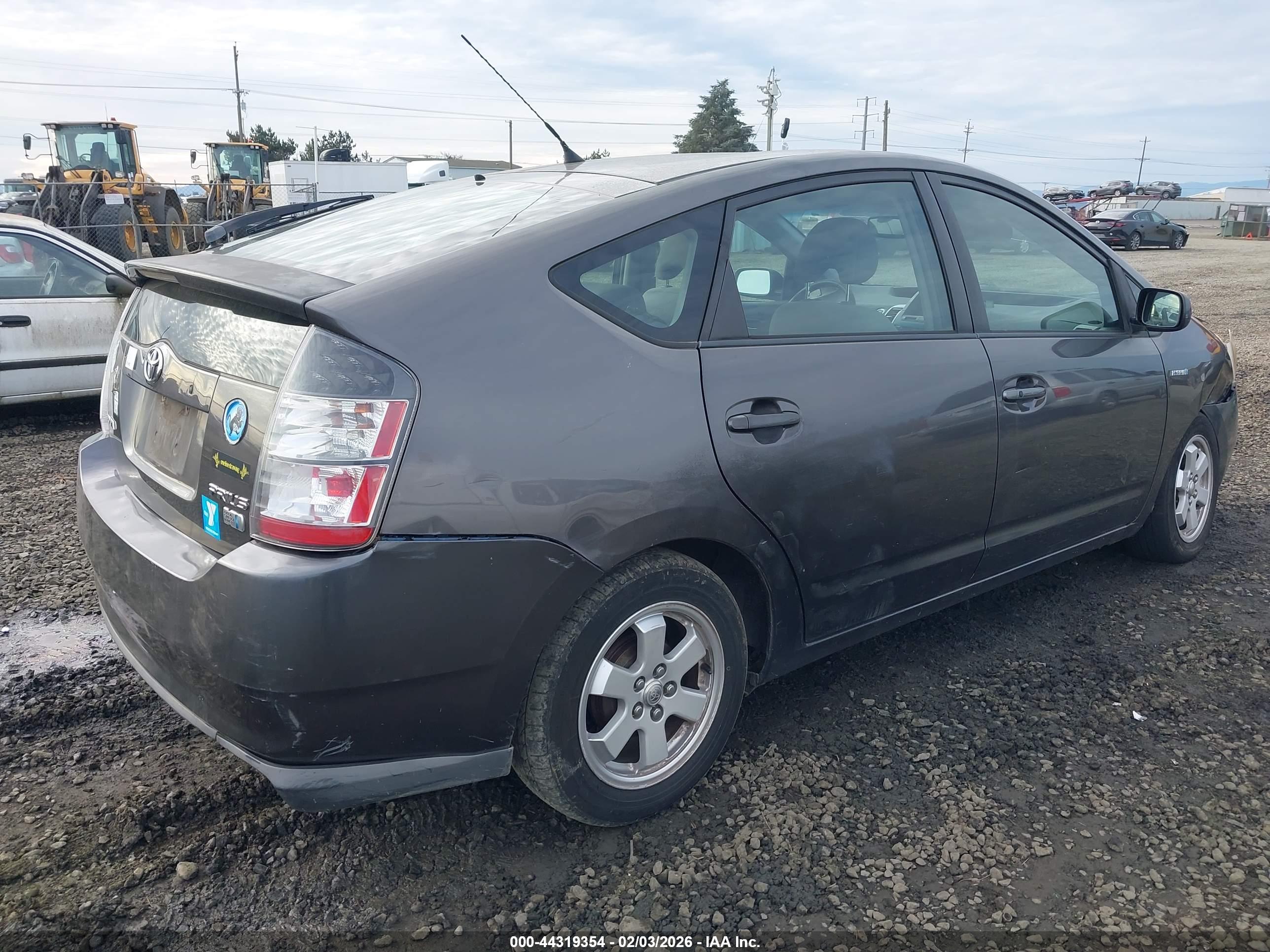 TOYOTA PRIUS image 4