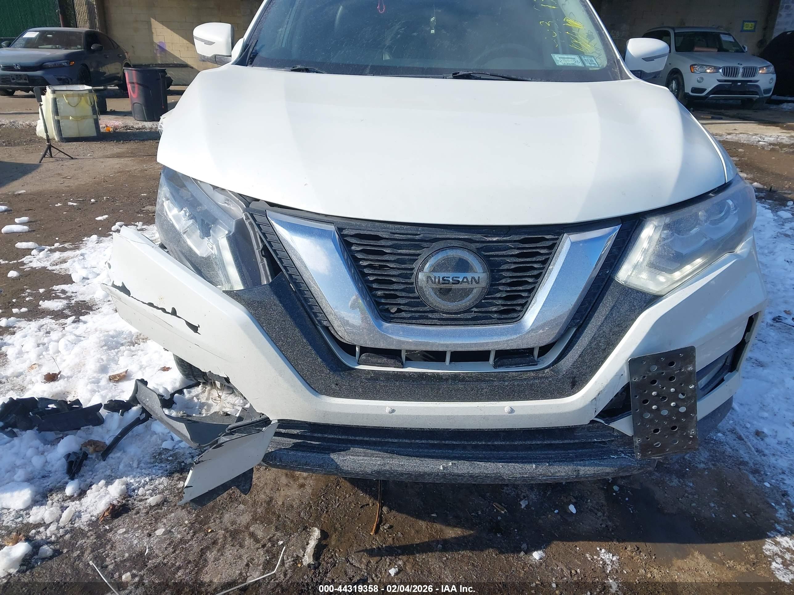 NISSAN ROGUE image 6