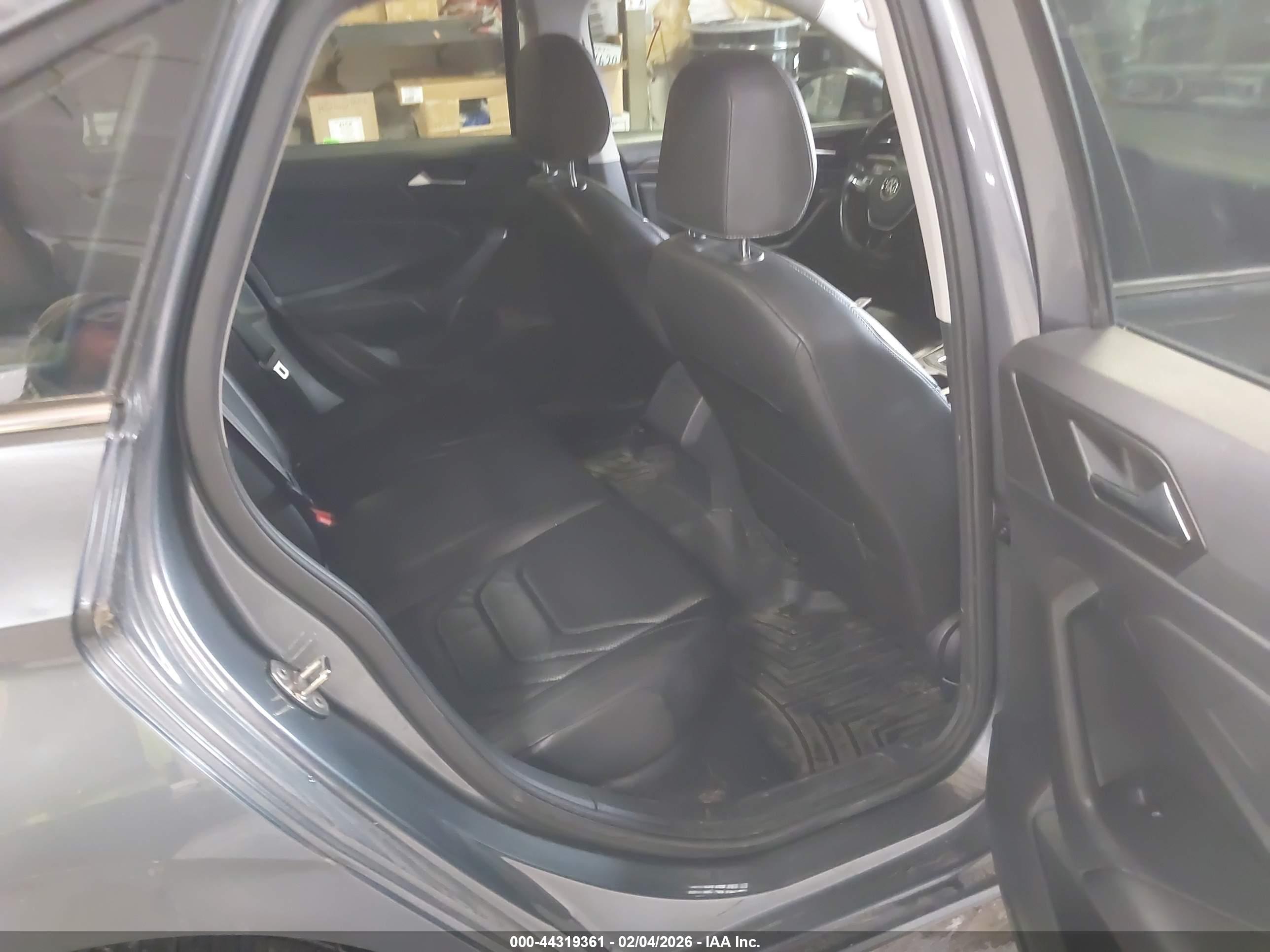 VOLKSWAGEN JETTA image 8