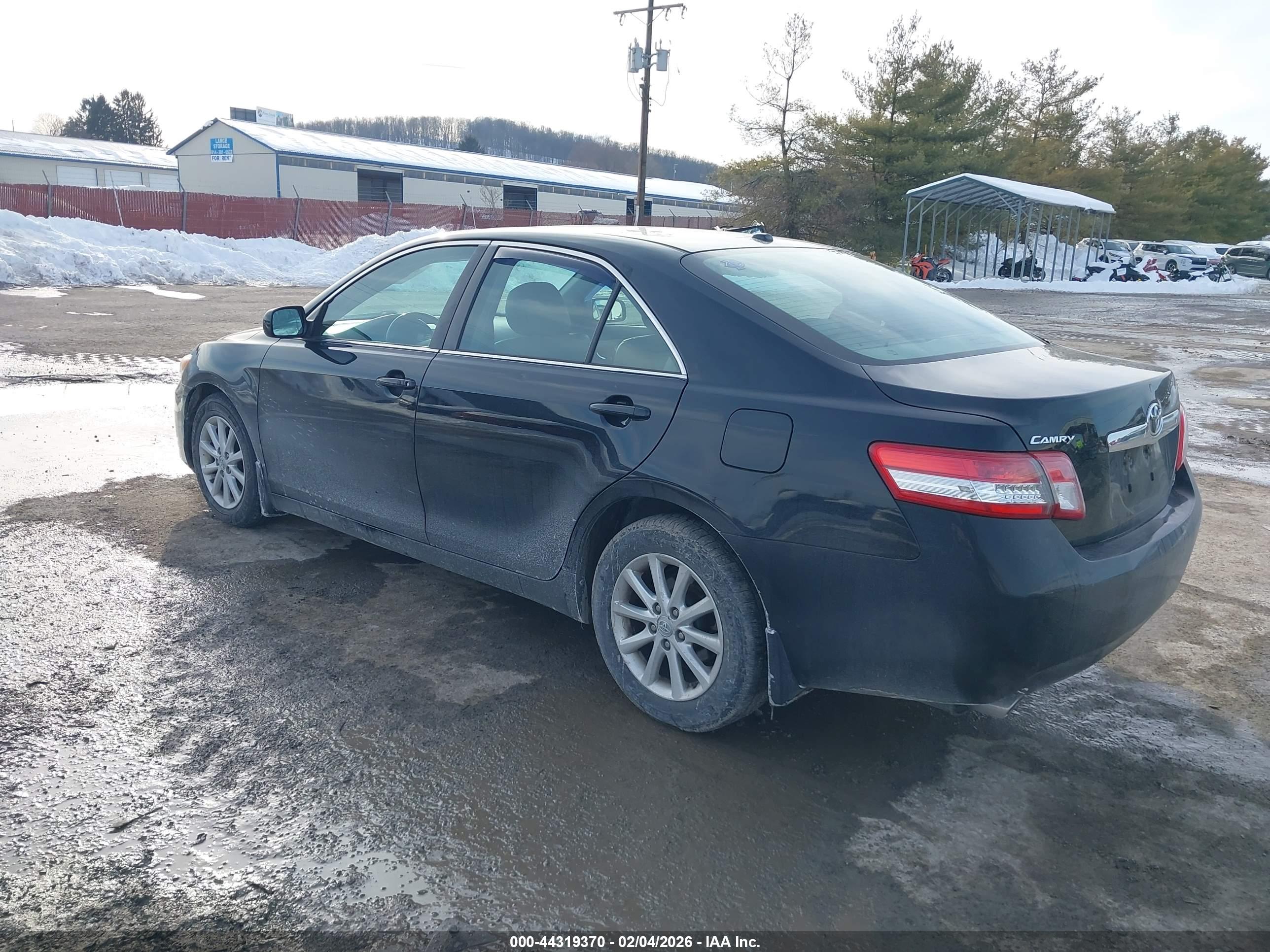 TOYOTA CAMRY image 3