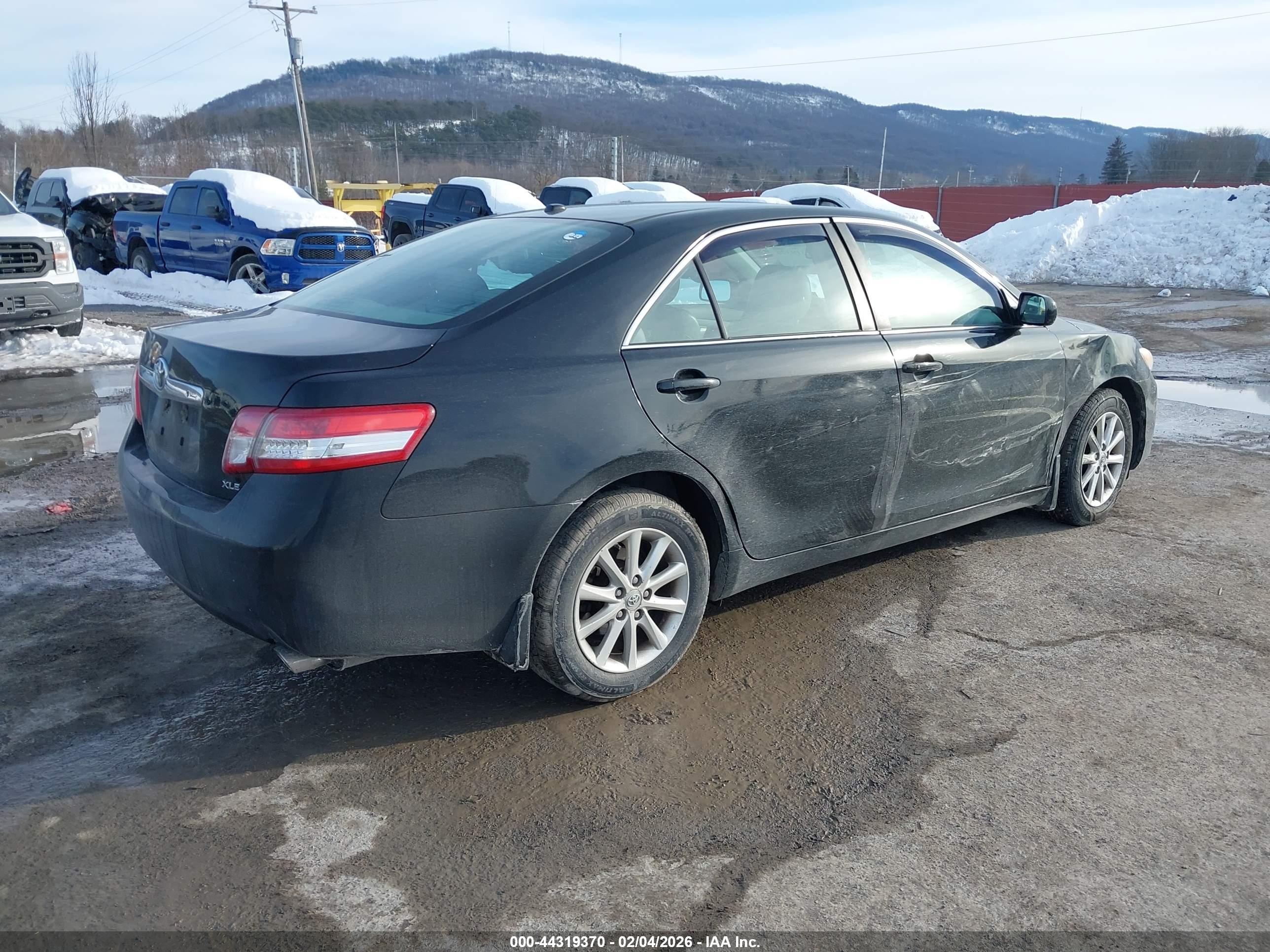 TOYOTA CAMRY image 4