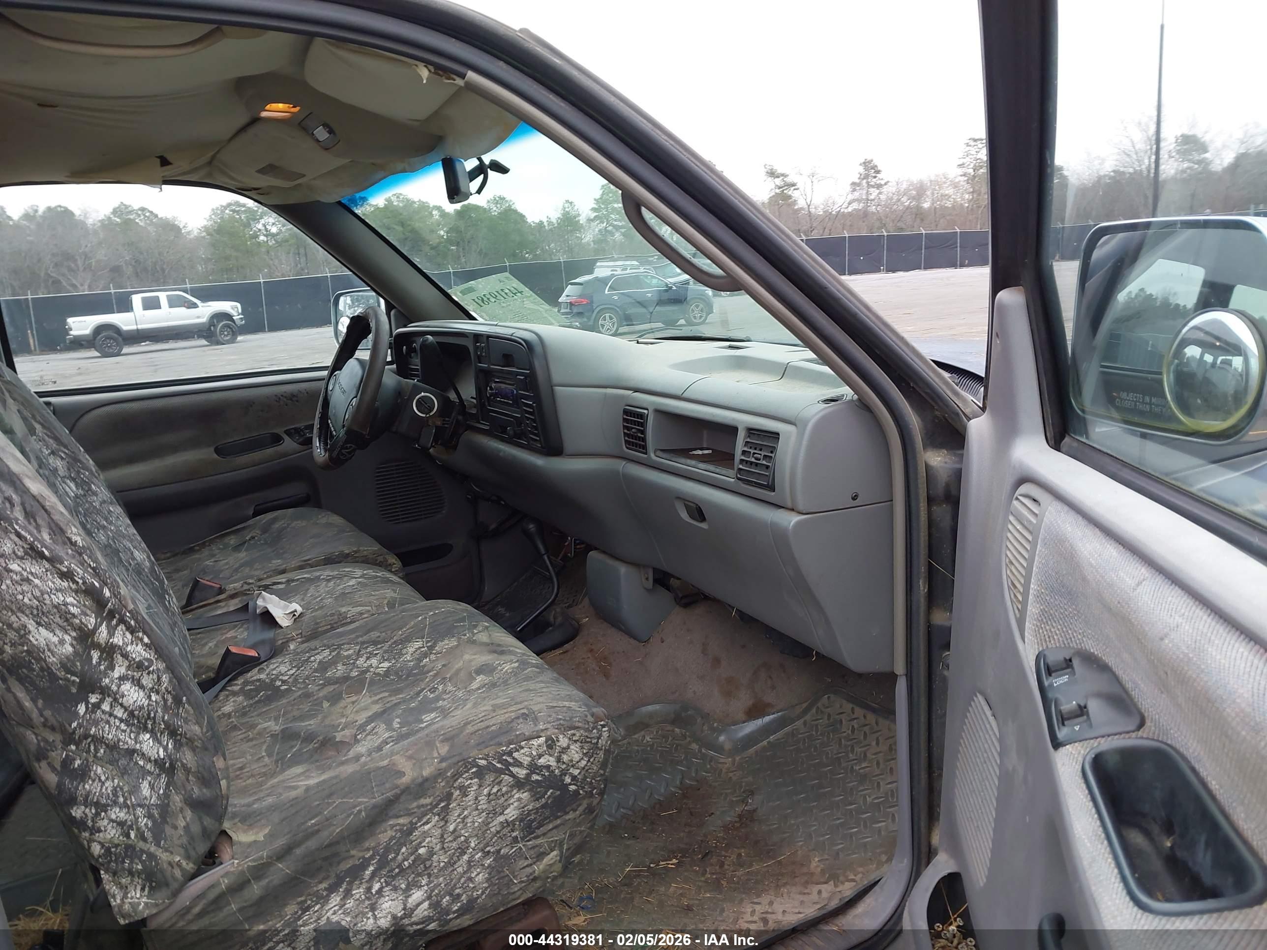 DODGE RAM image 5