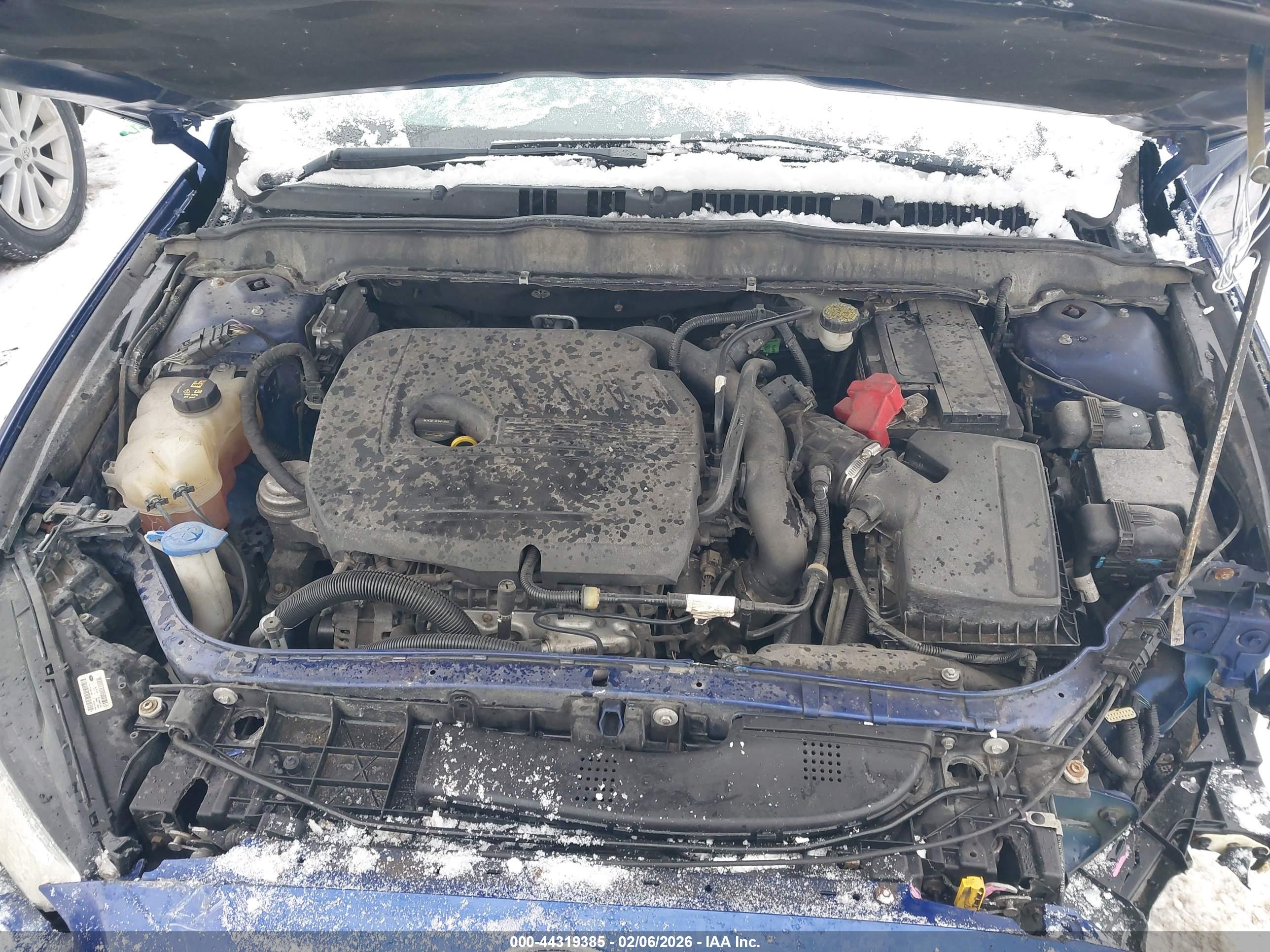 FORD FUSION image 10