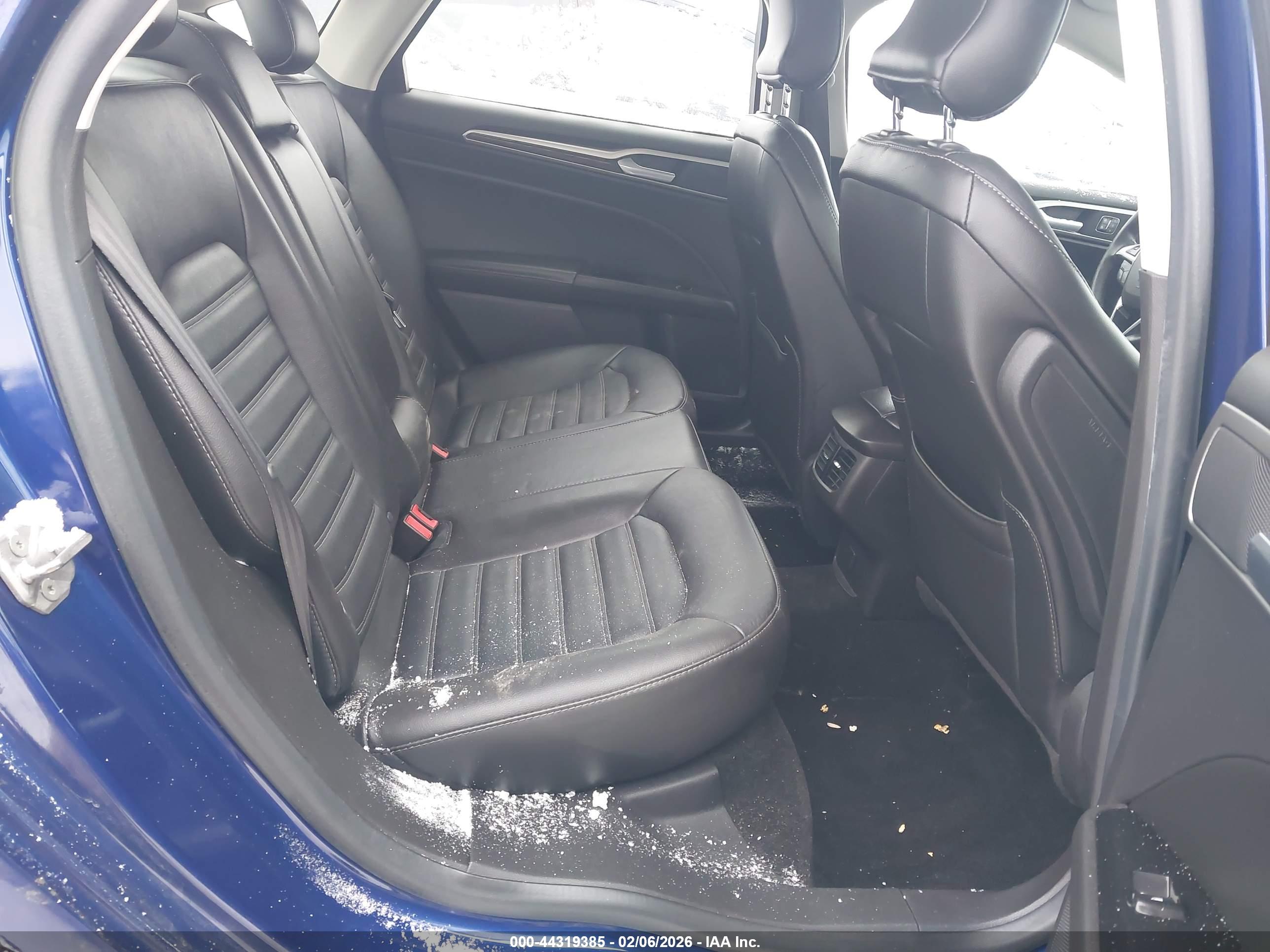 FORD FUSION image 8