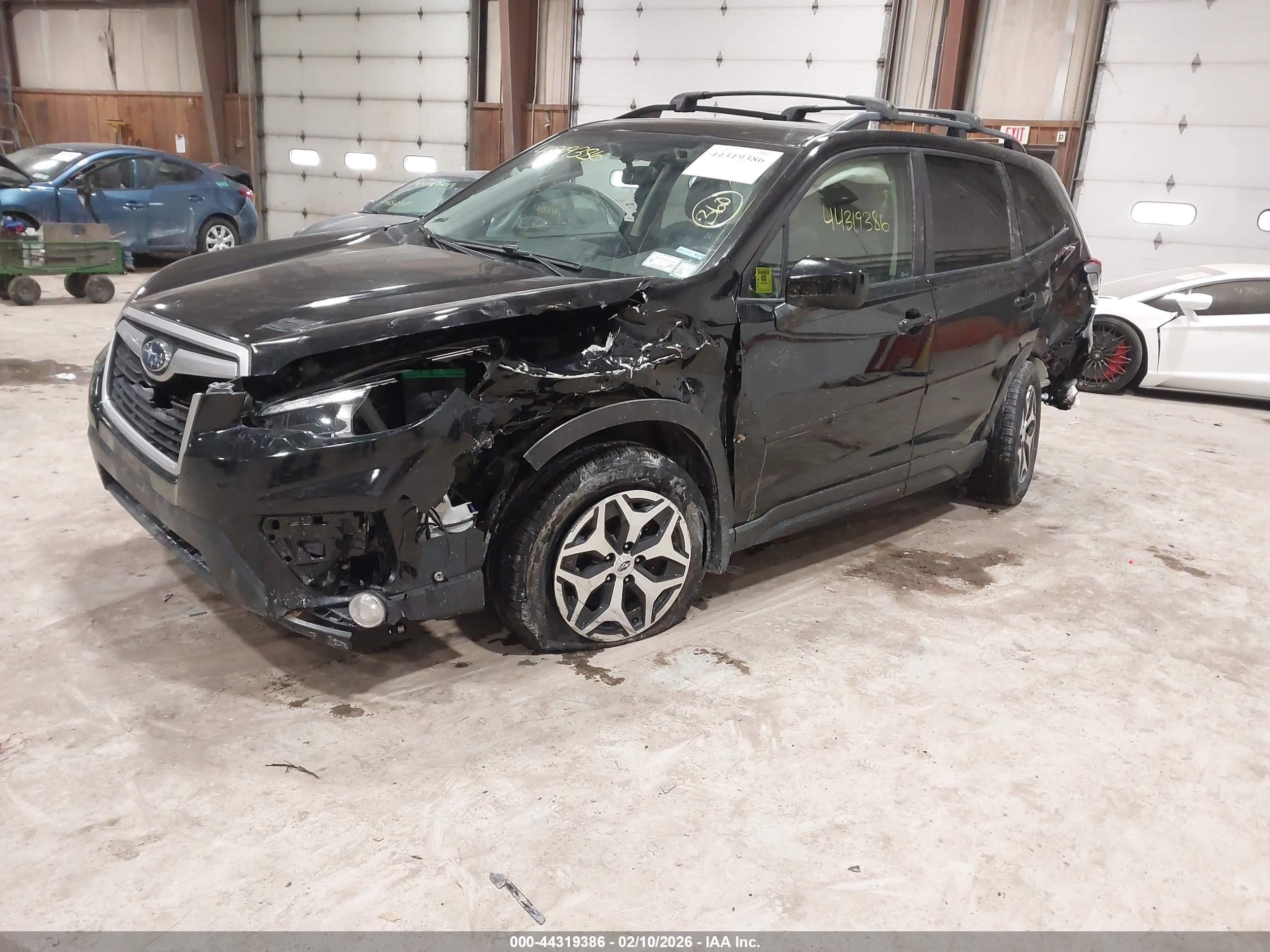 SUBARU FORESTER image 2