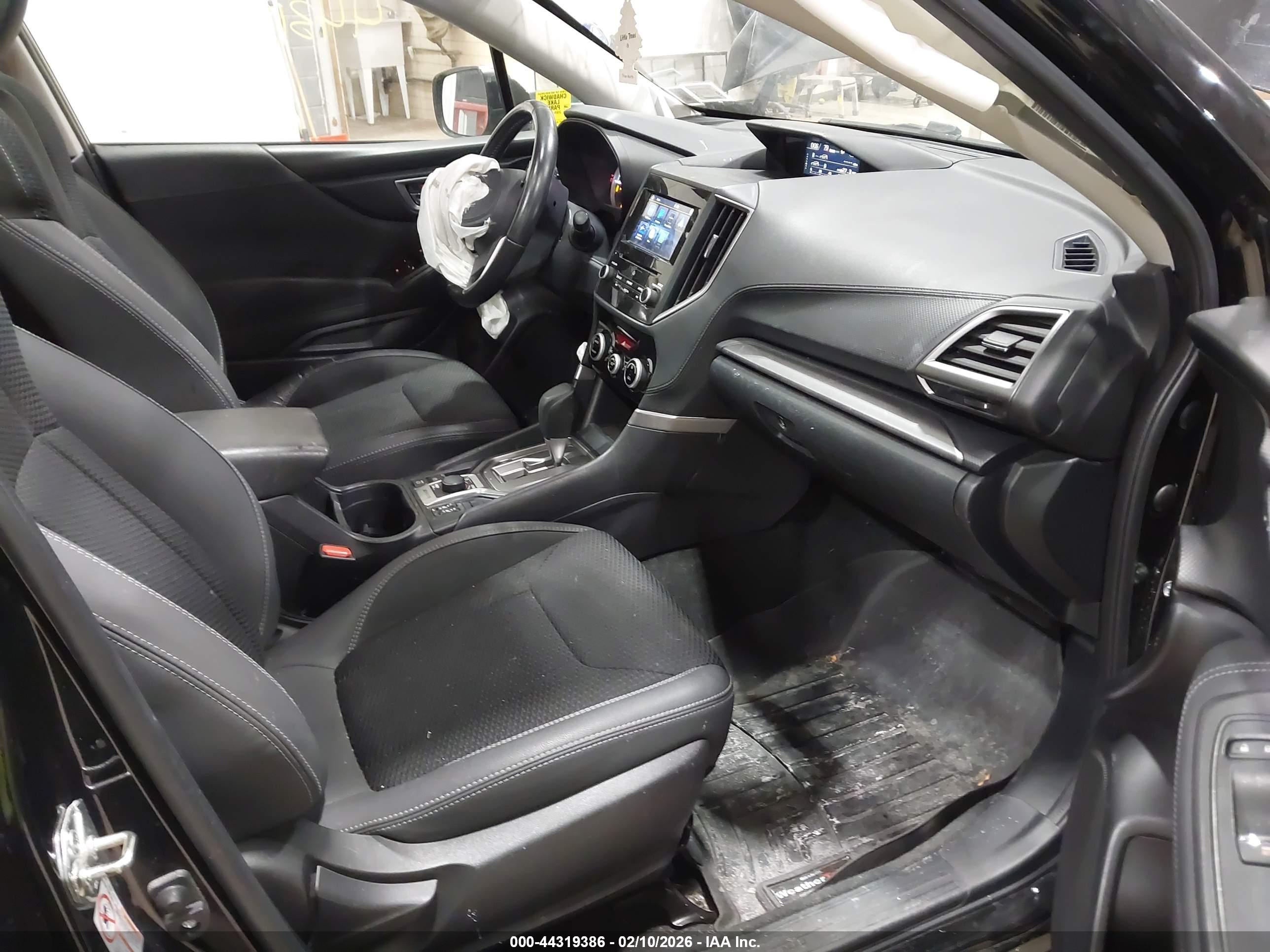 SUBARU FORESTER image 5