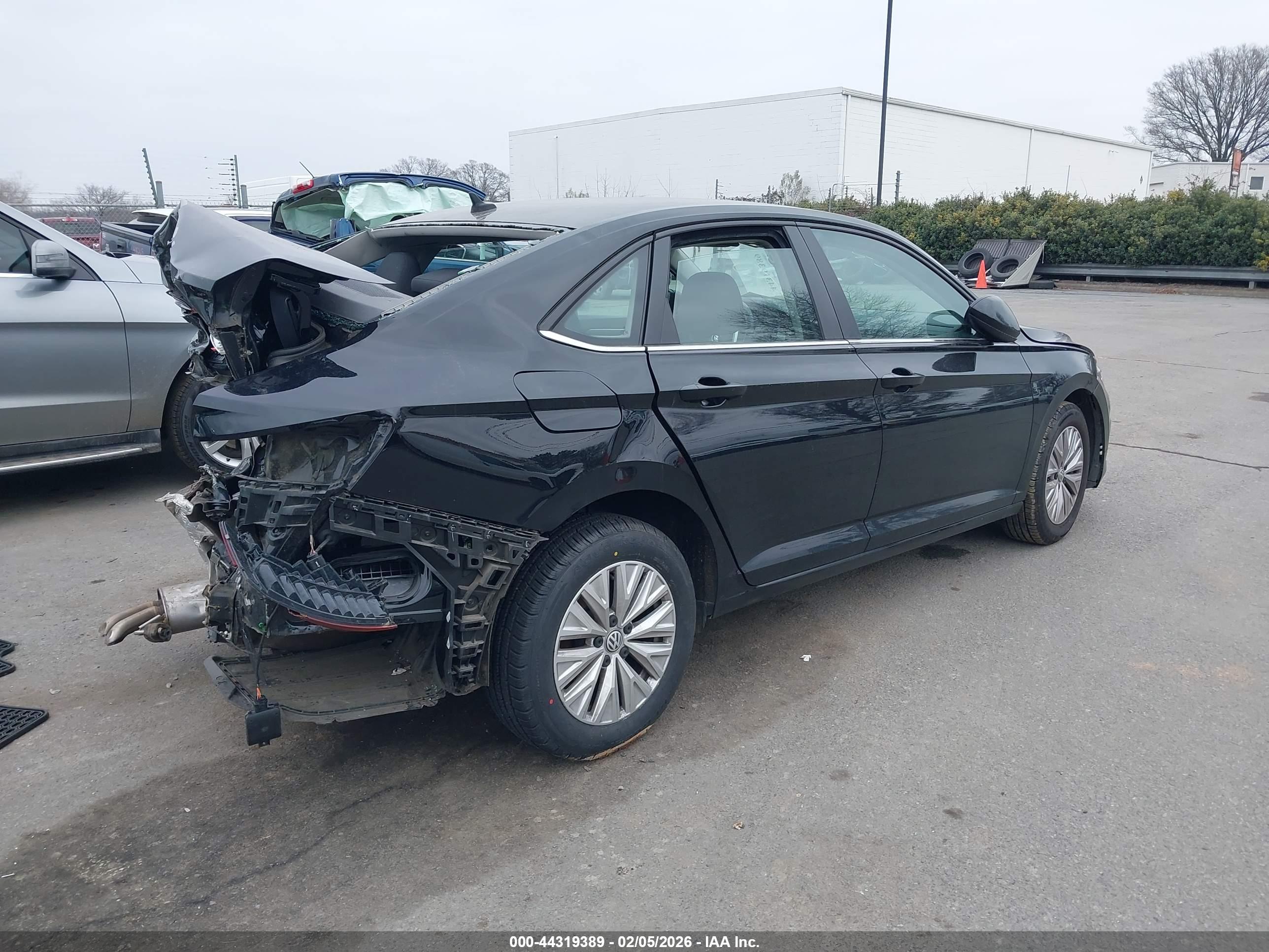 VOLKSWAGEN JETTA image 4