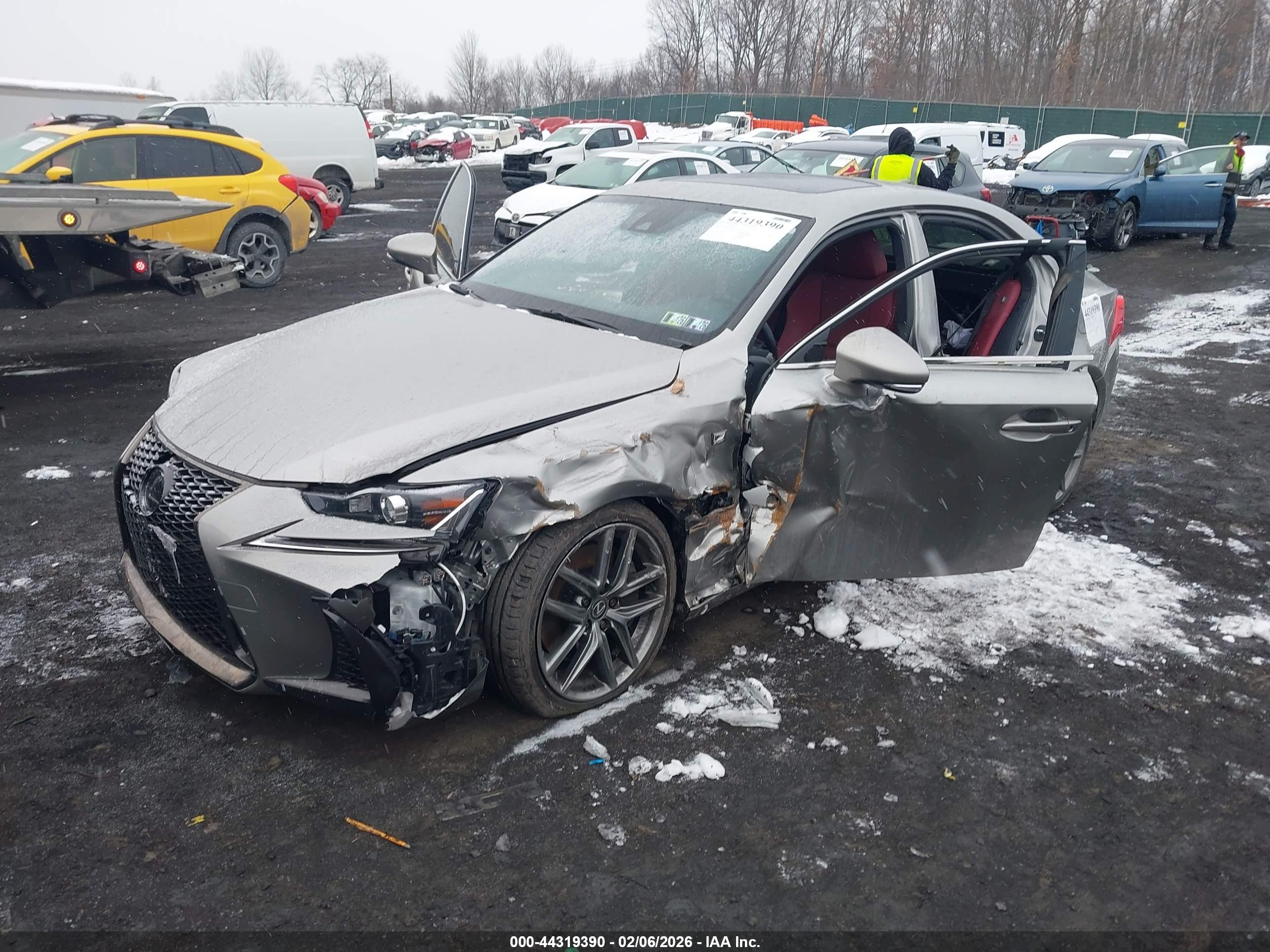 LEXUS IS image 2