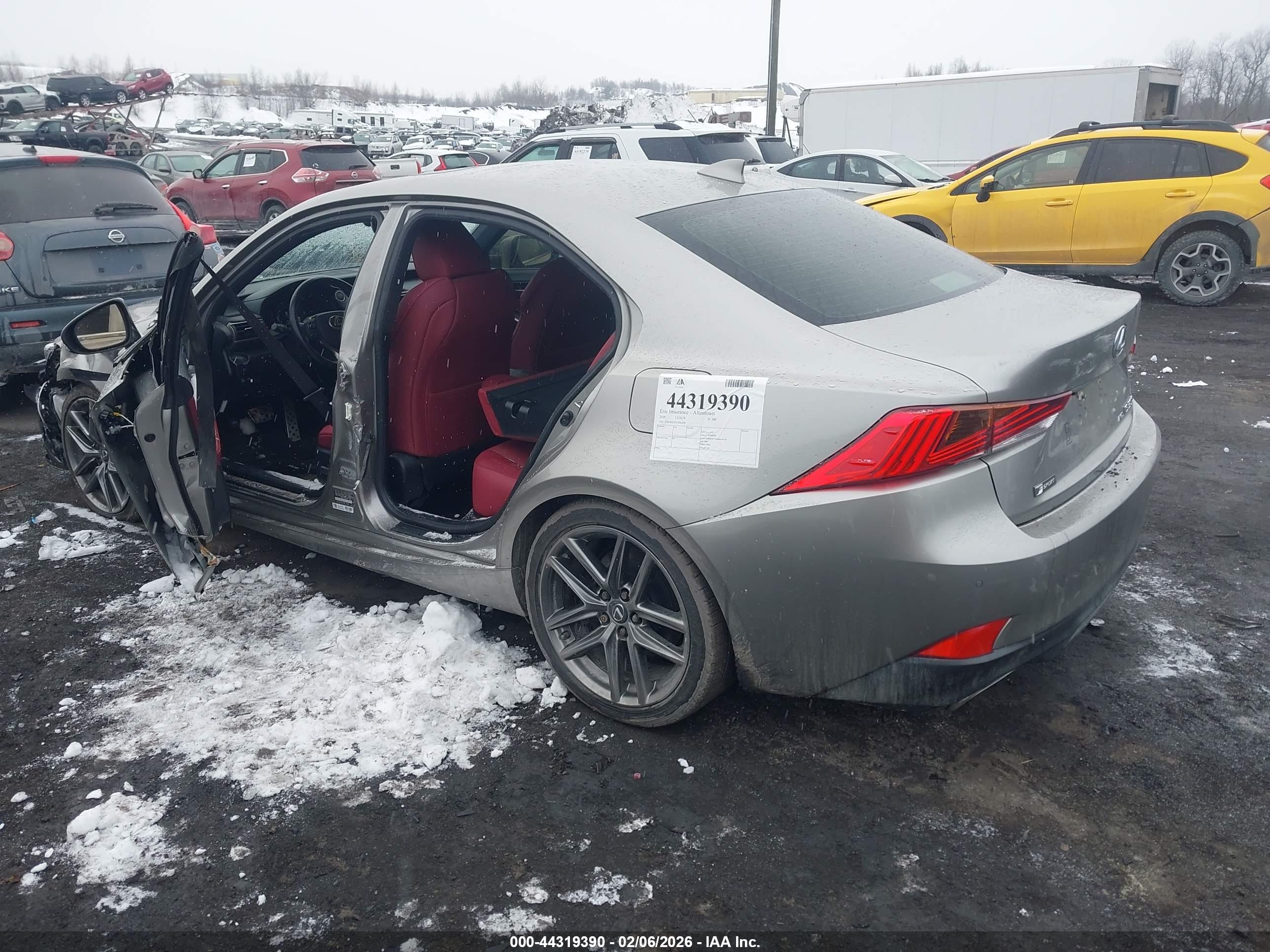 LEXUS IS image 3