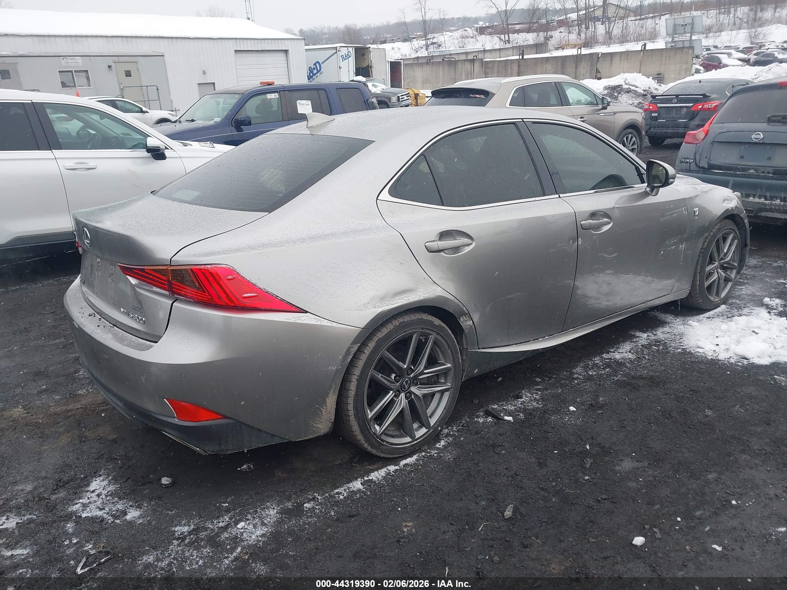 LEXUS IS image 4