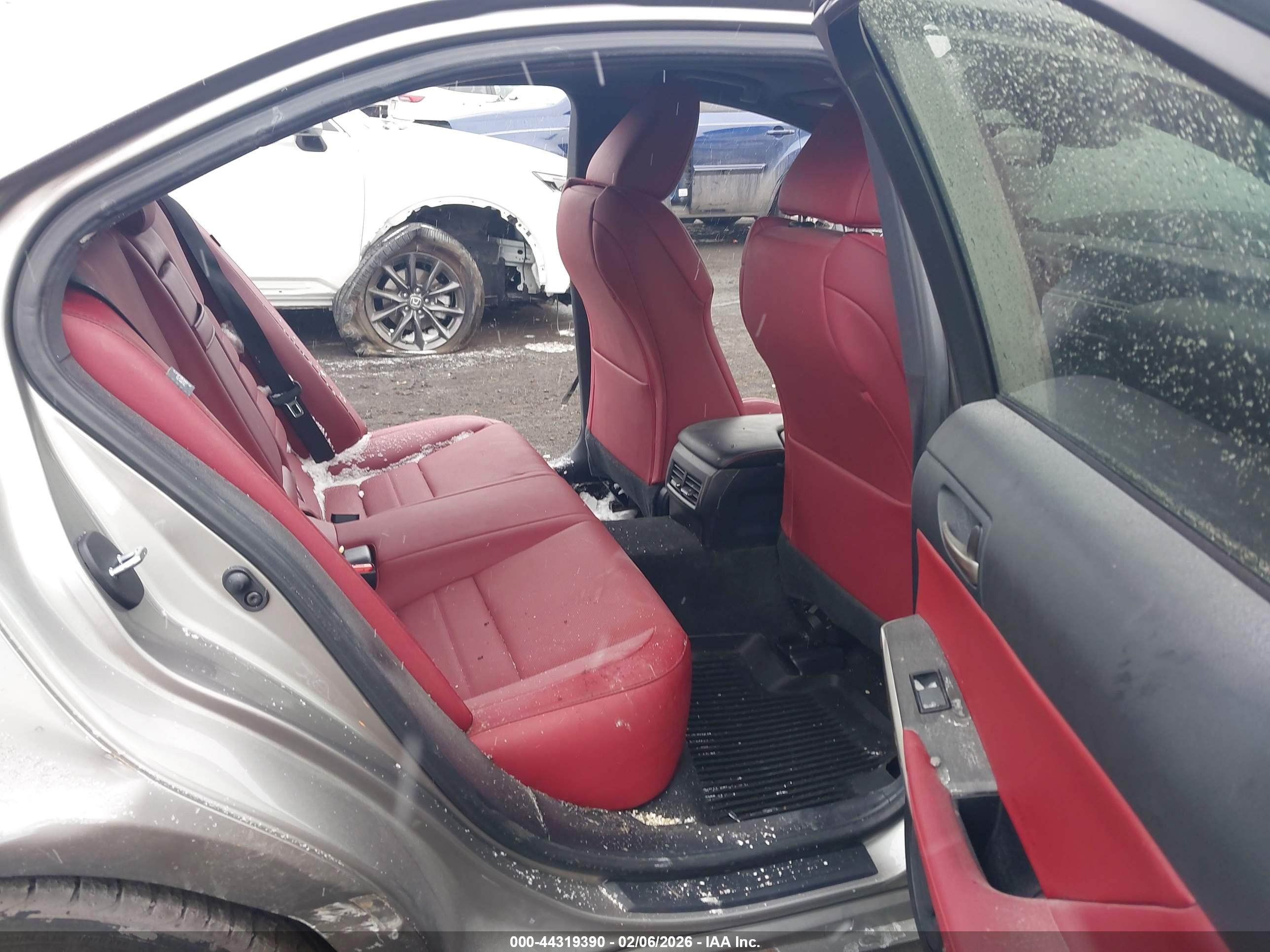 LEXUS IS image 8