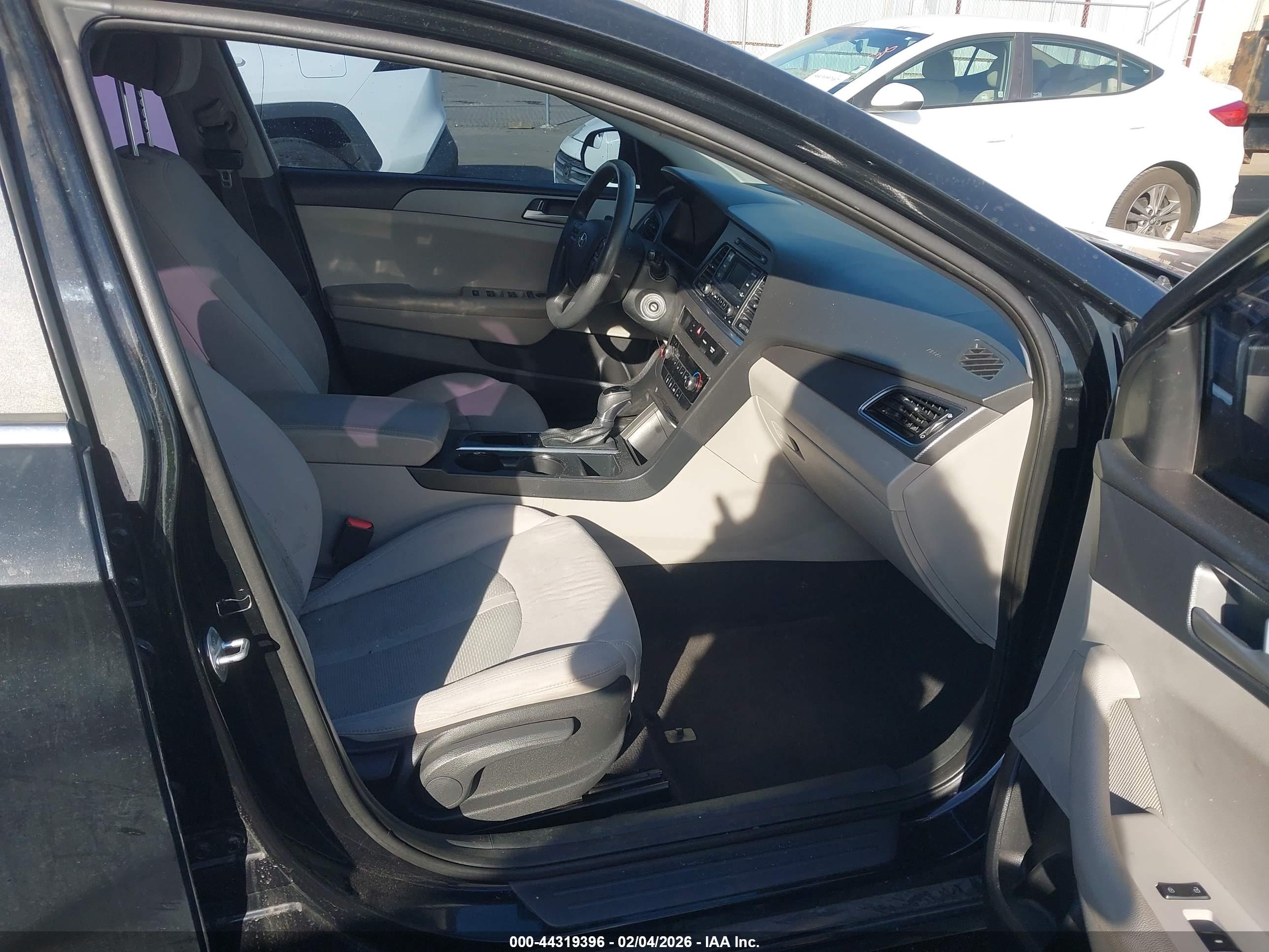 HYUNDAI SONATA image 5