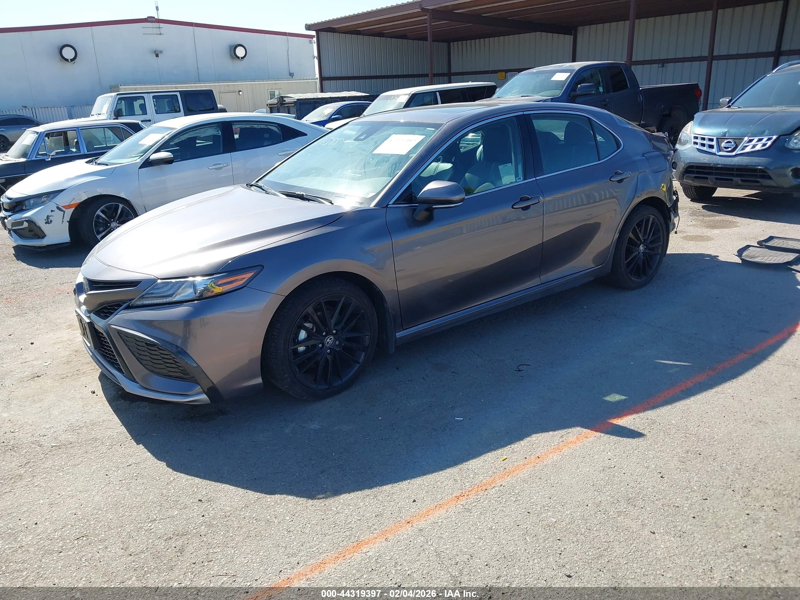 TOYOTA CAMRY image 2