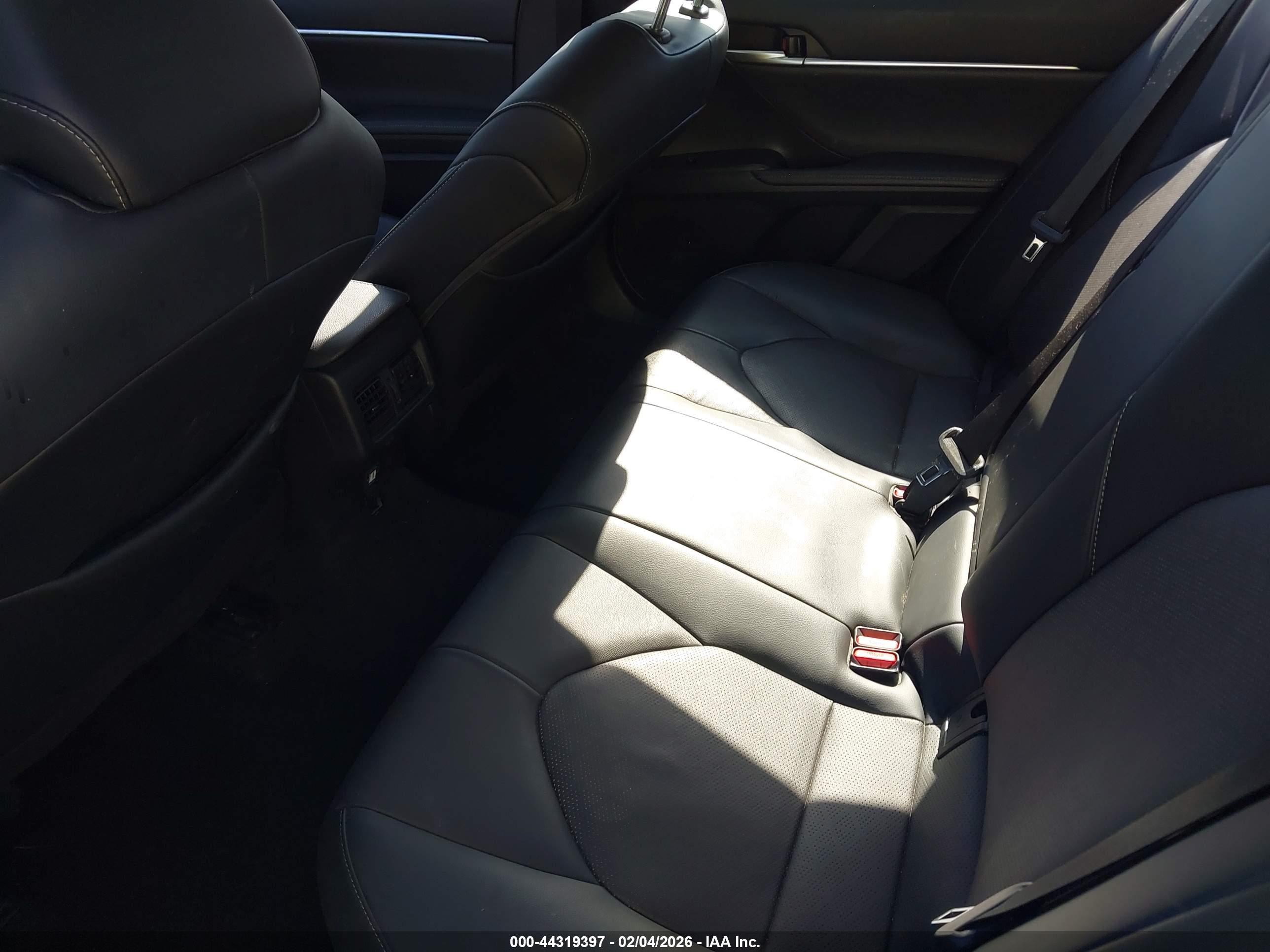 TOYOTA CAMRY image 8