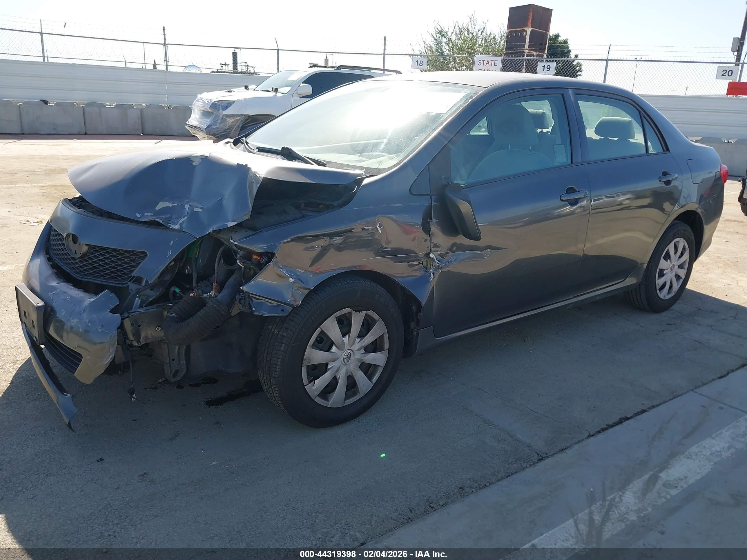 TOYOTA COROLLA image 2