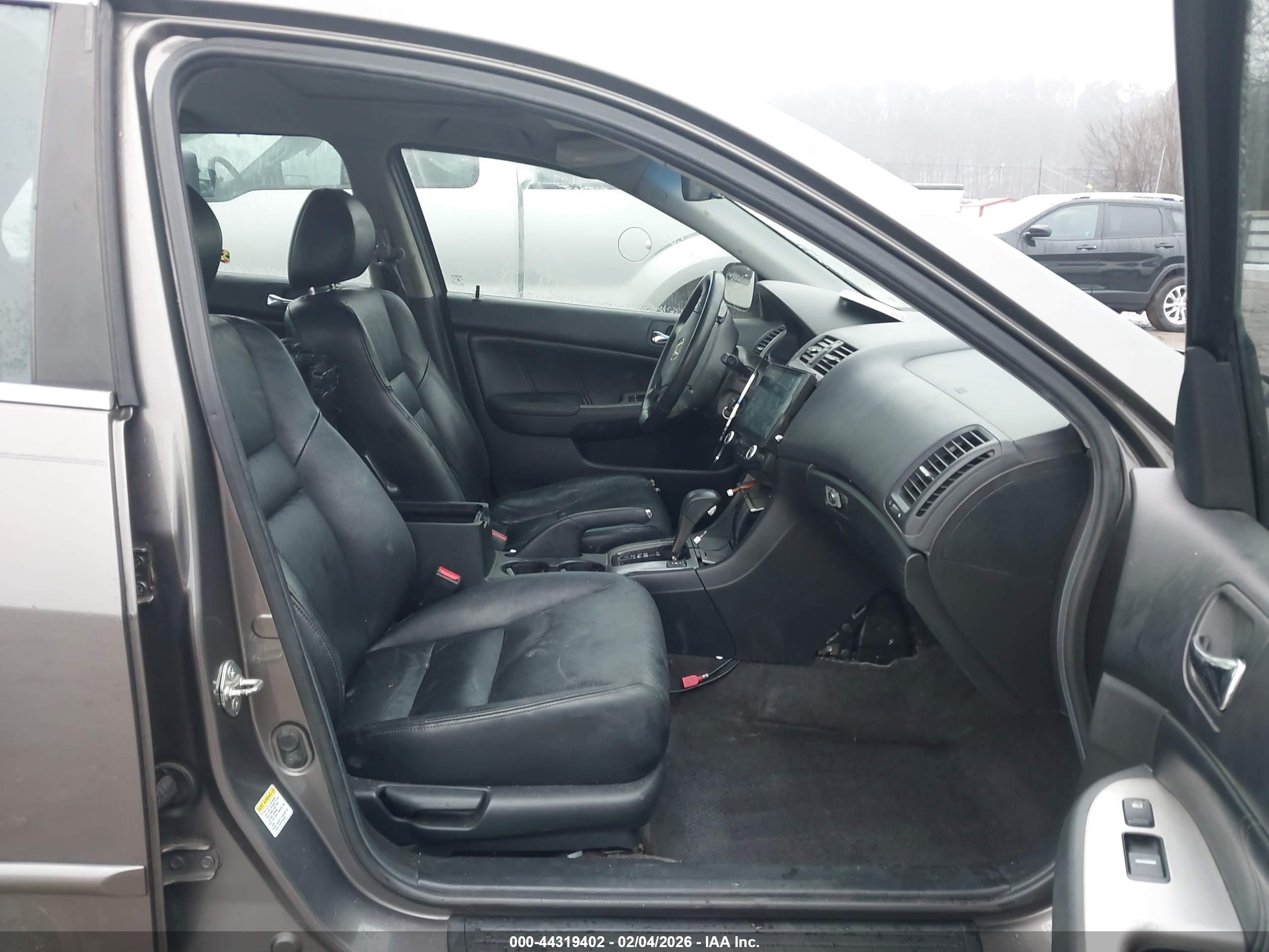 HONDA ACCORD image 5