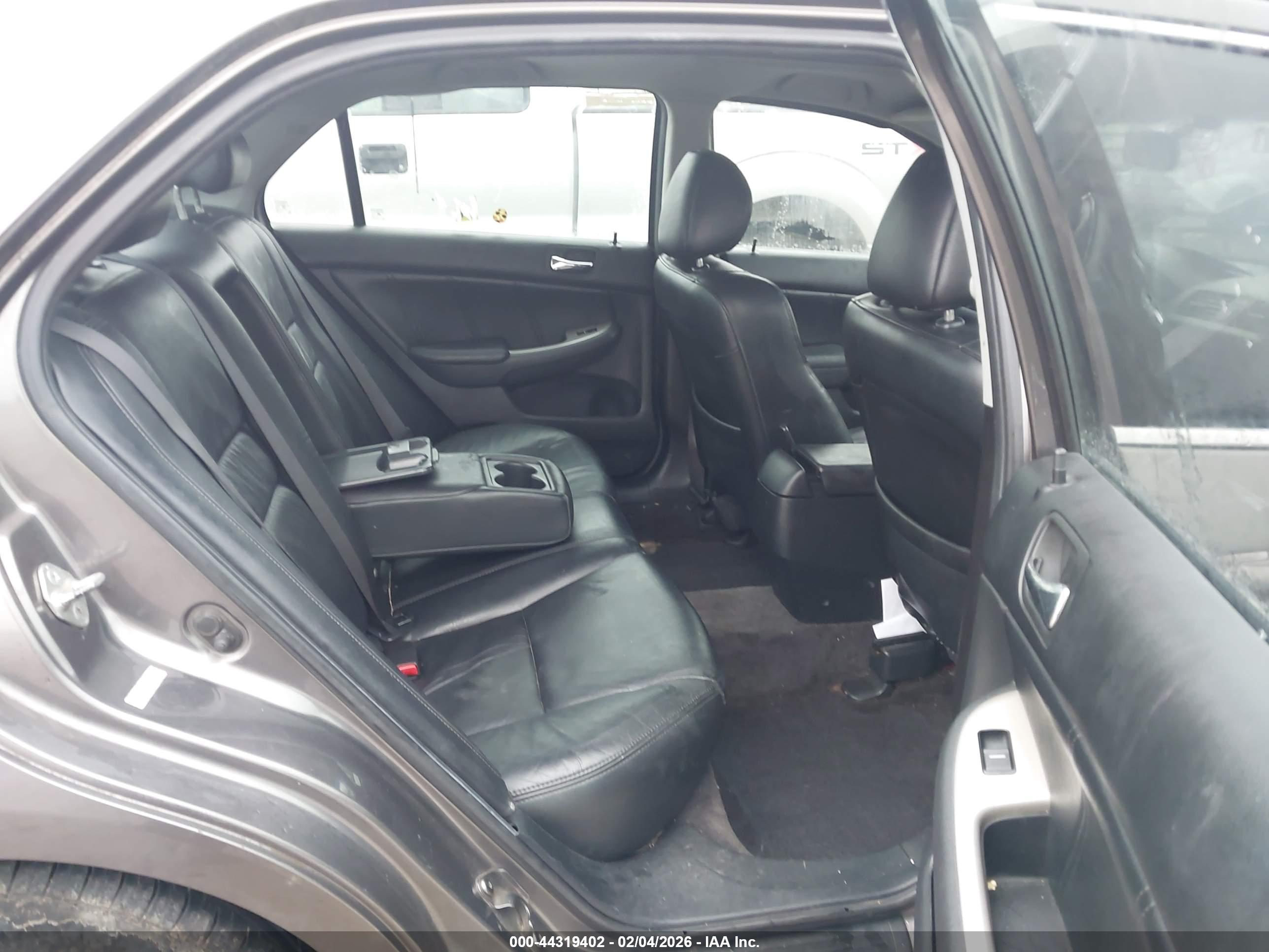 HONDA ACCORD image 8