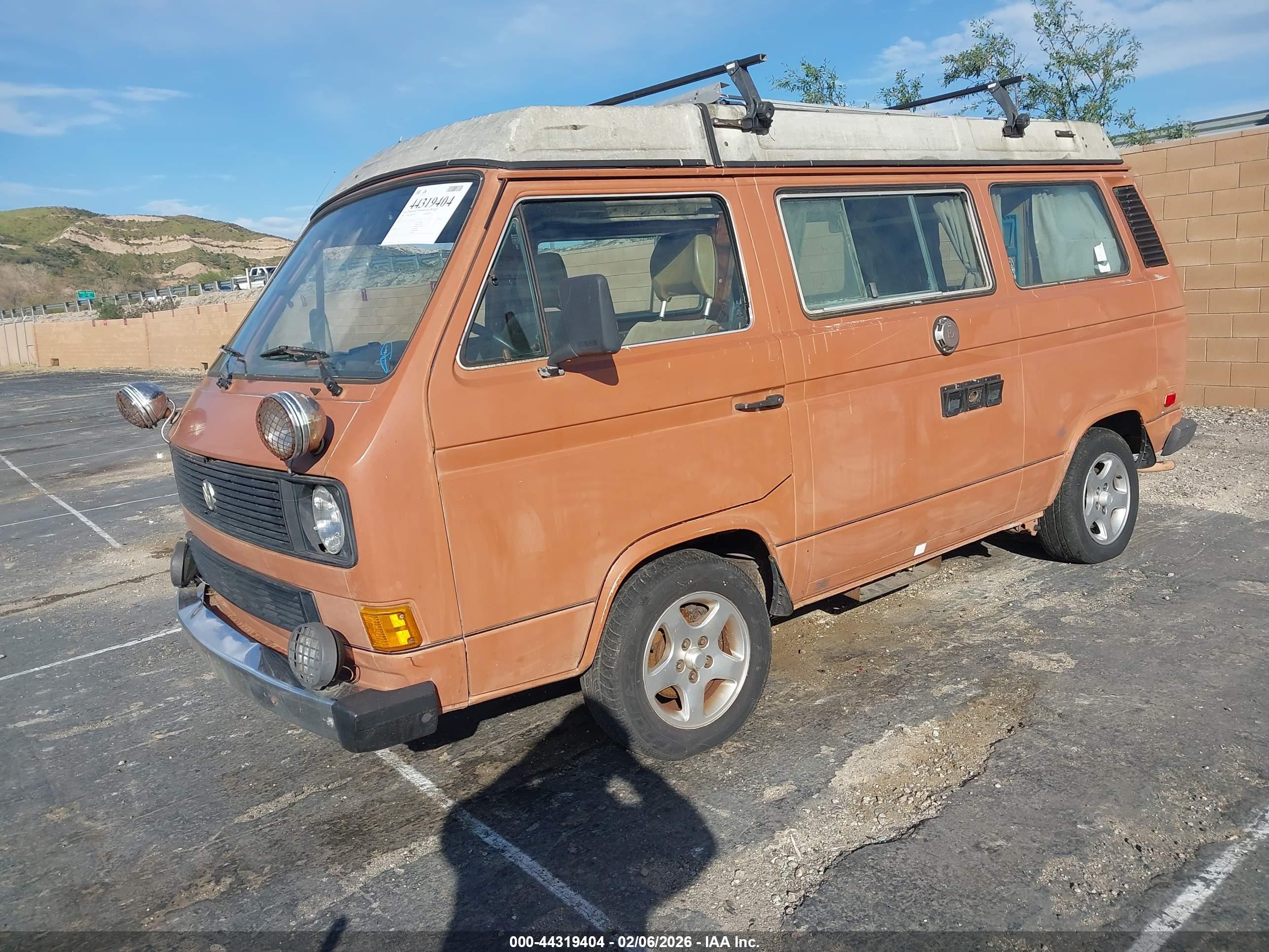 VOLKSWAGEN KOMBI image 2