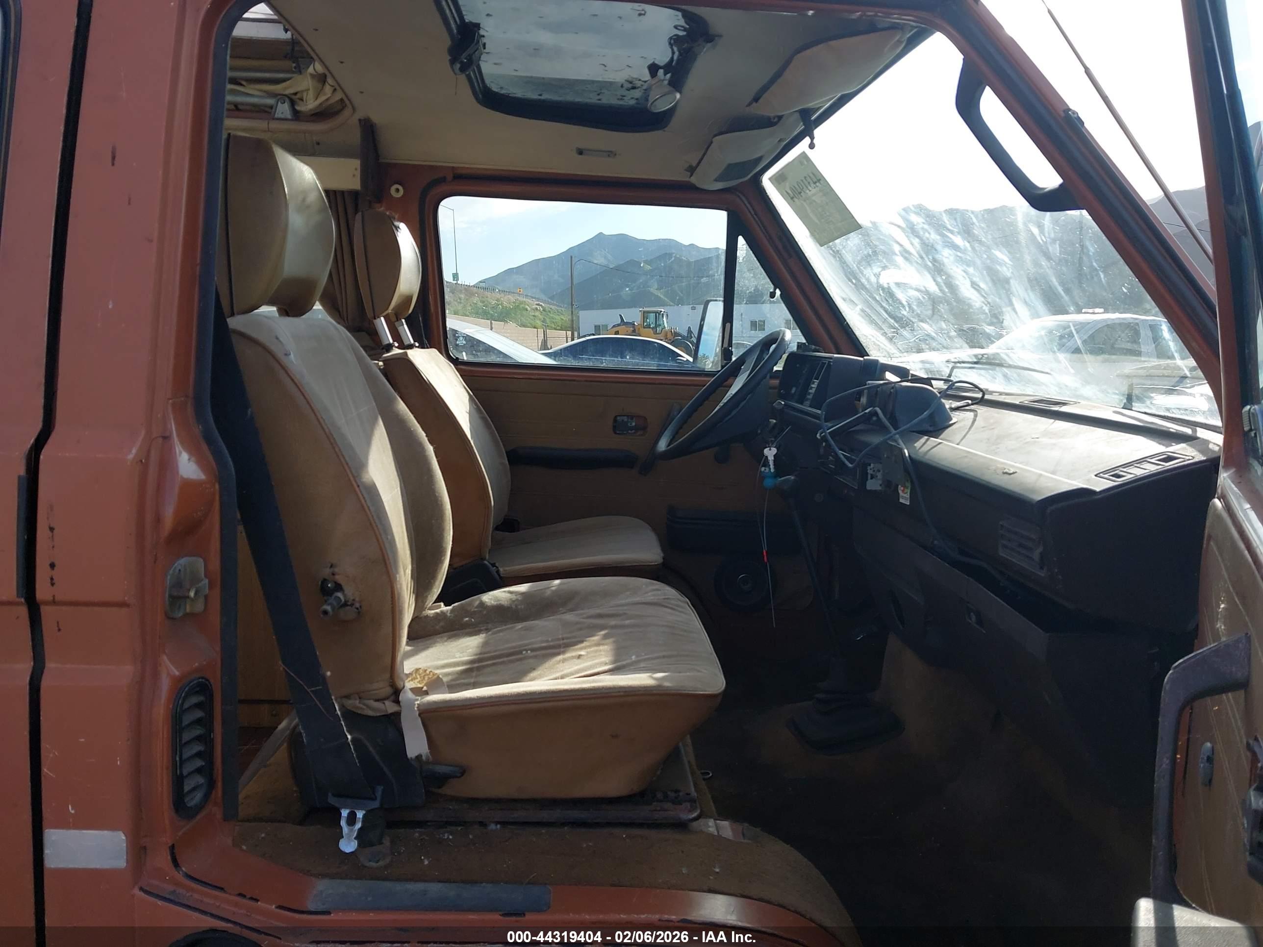 VOLKSWAGEN KOMBI image 5