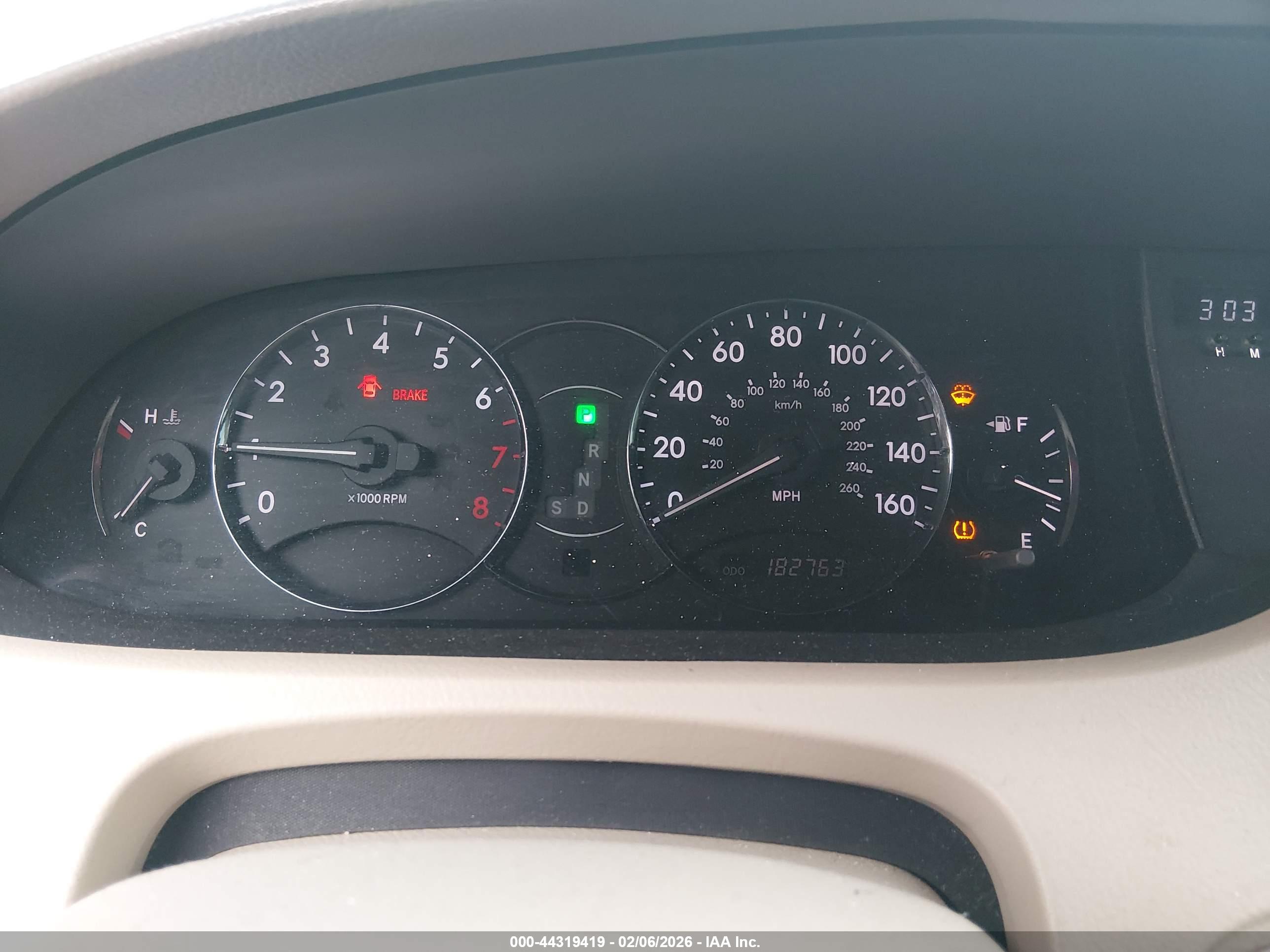 TOYOTA AVALON image 7