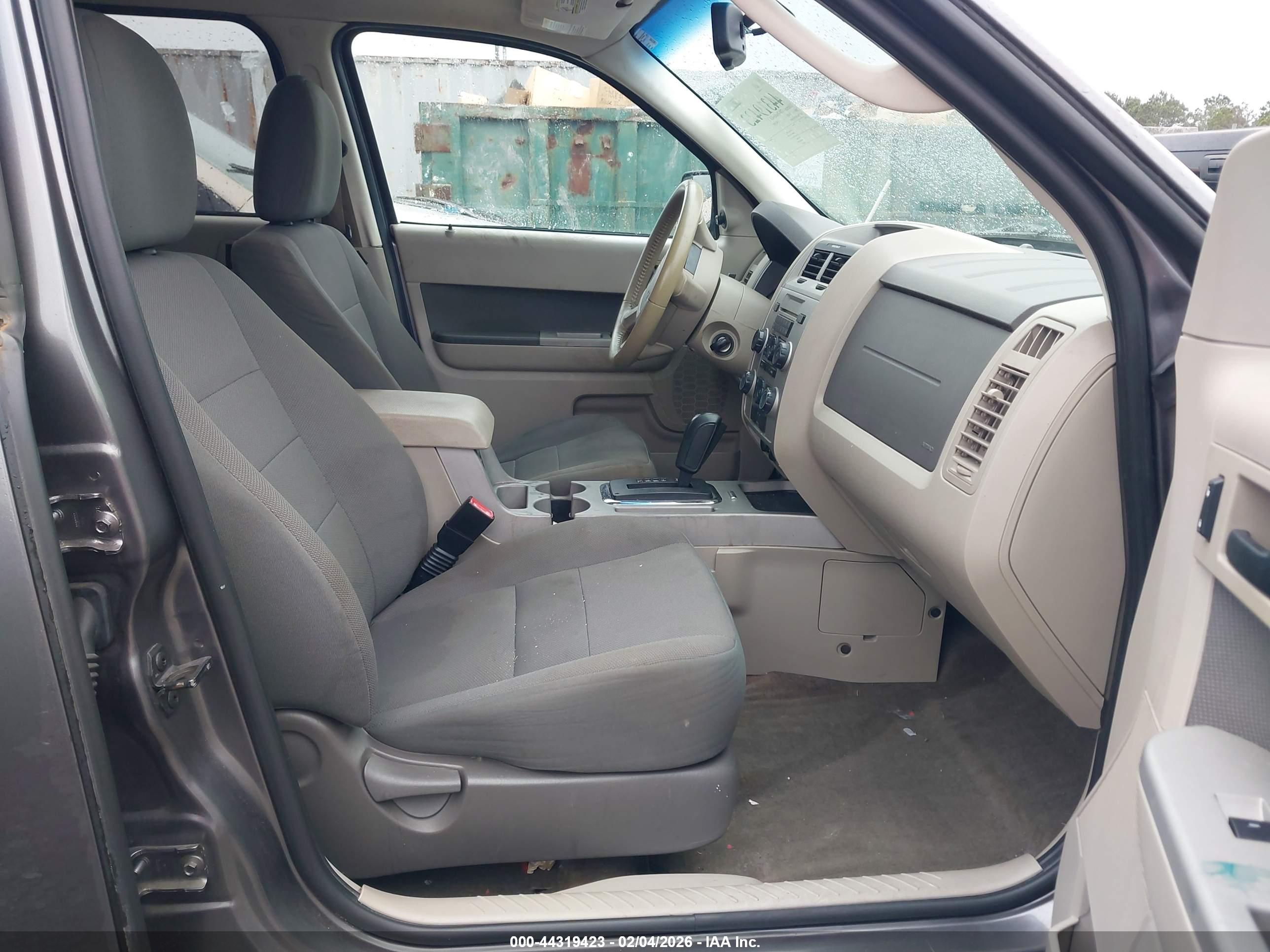 FORD ESCAPE image 5