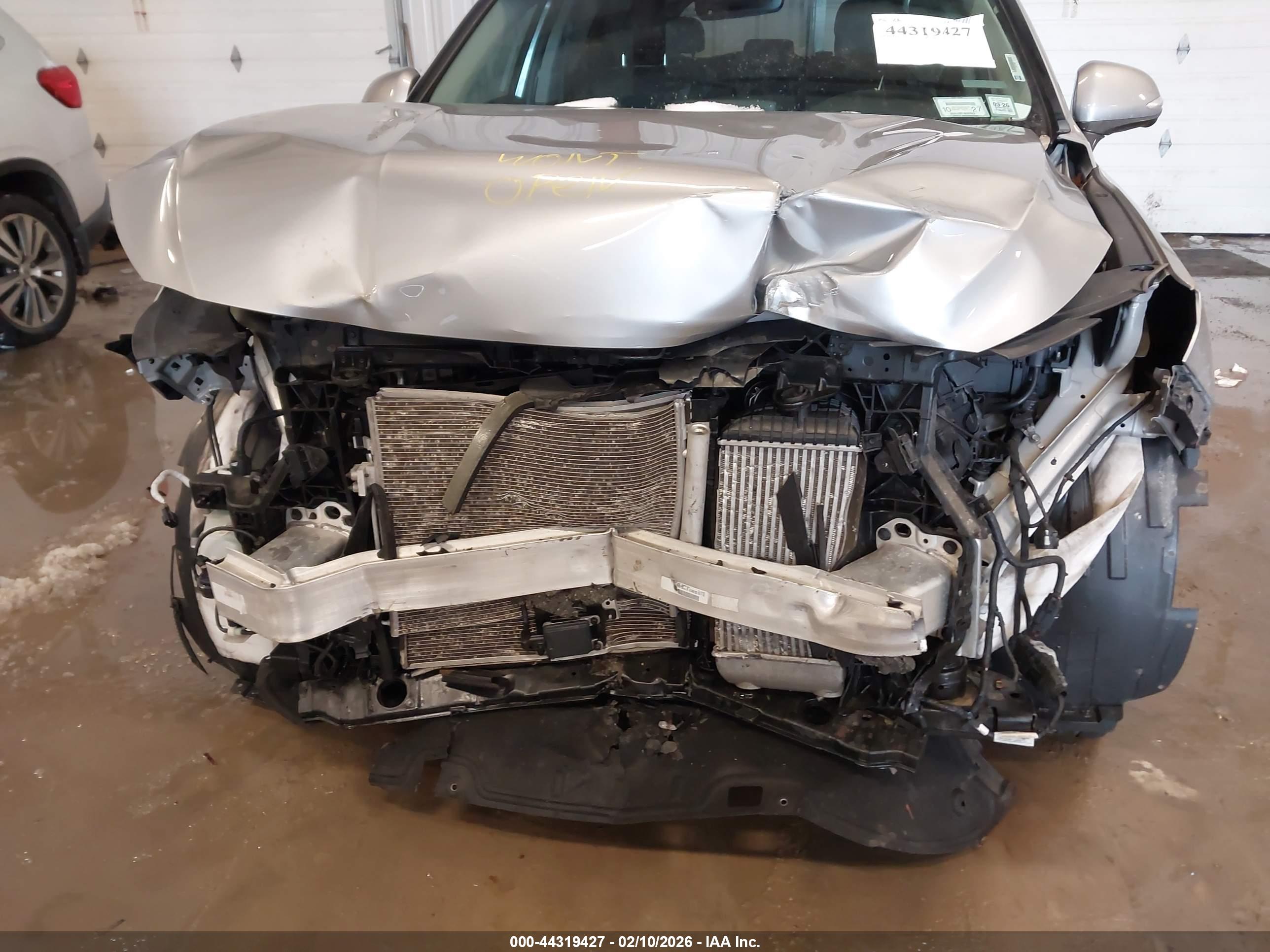 HYUNDAI SANTA image 6