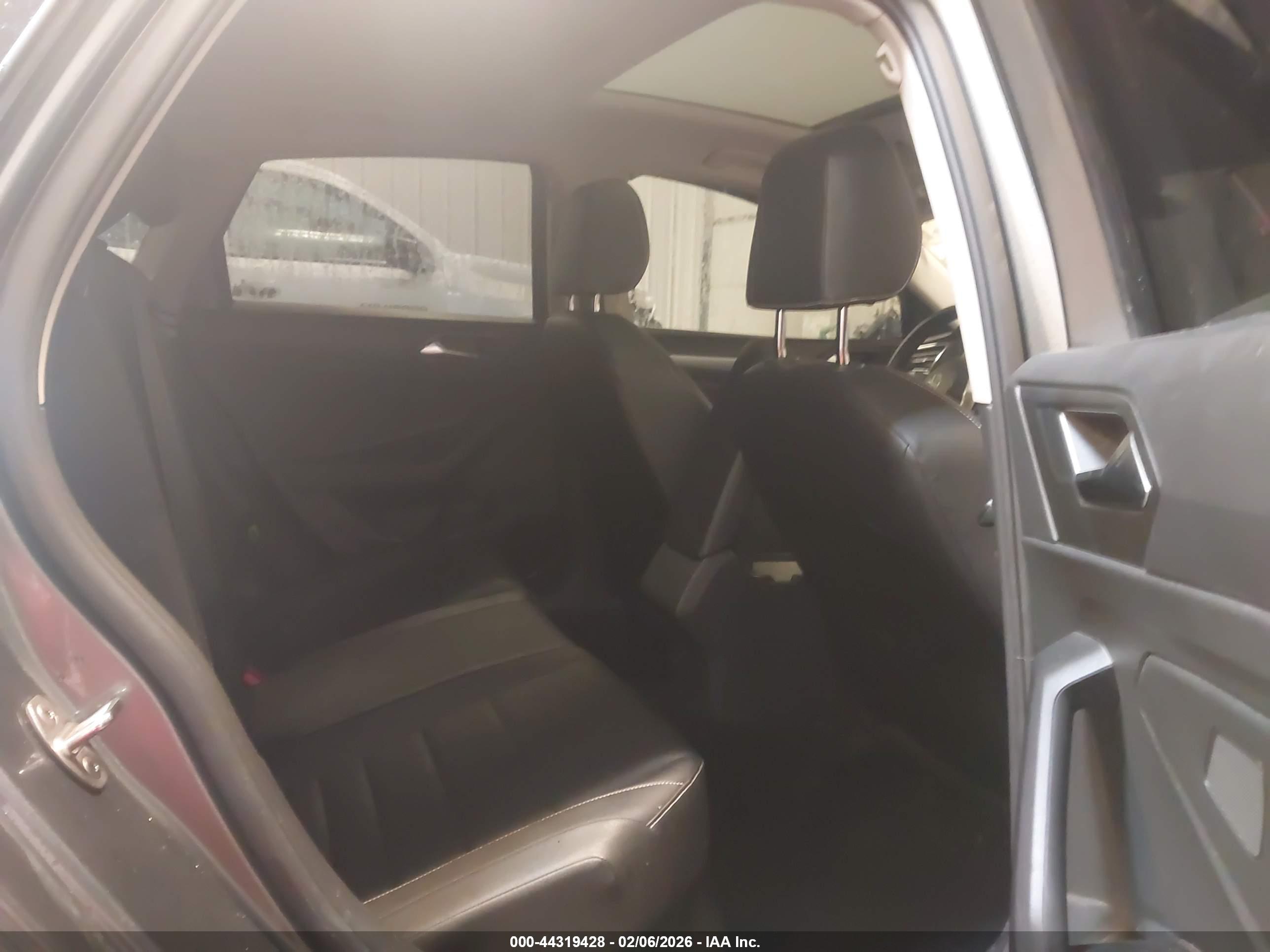VOLKSWAGEN JETTA image 8