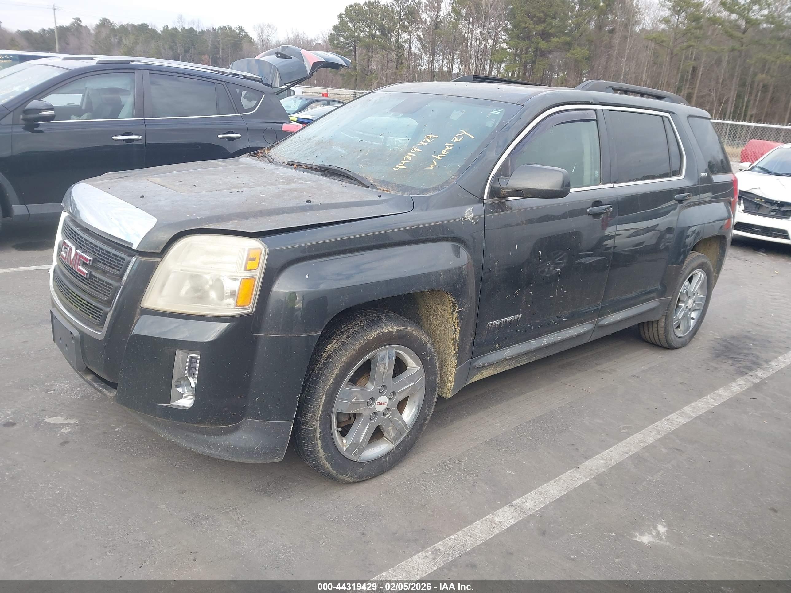GMC TERRAIN image 2