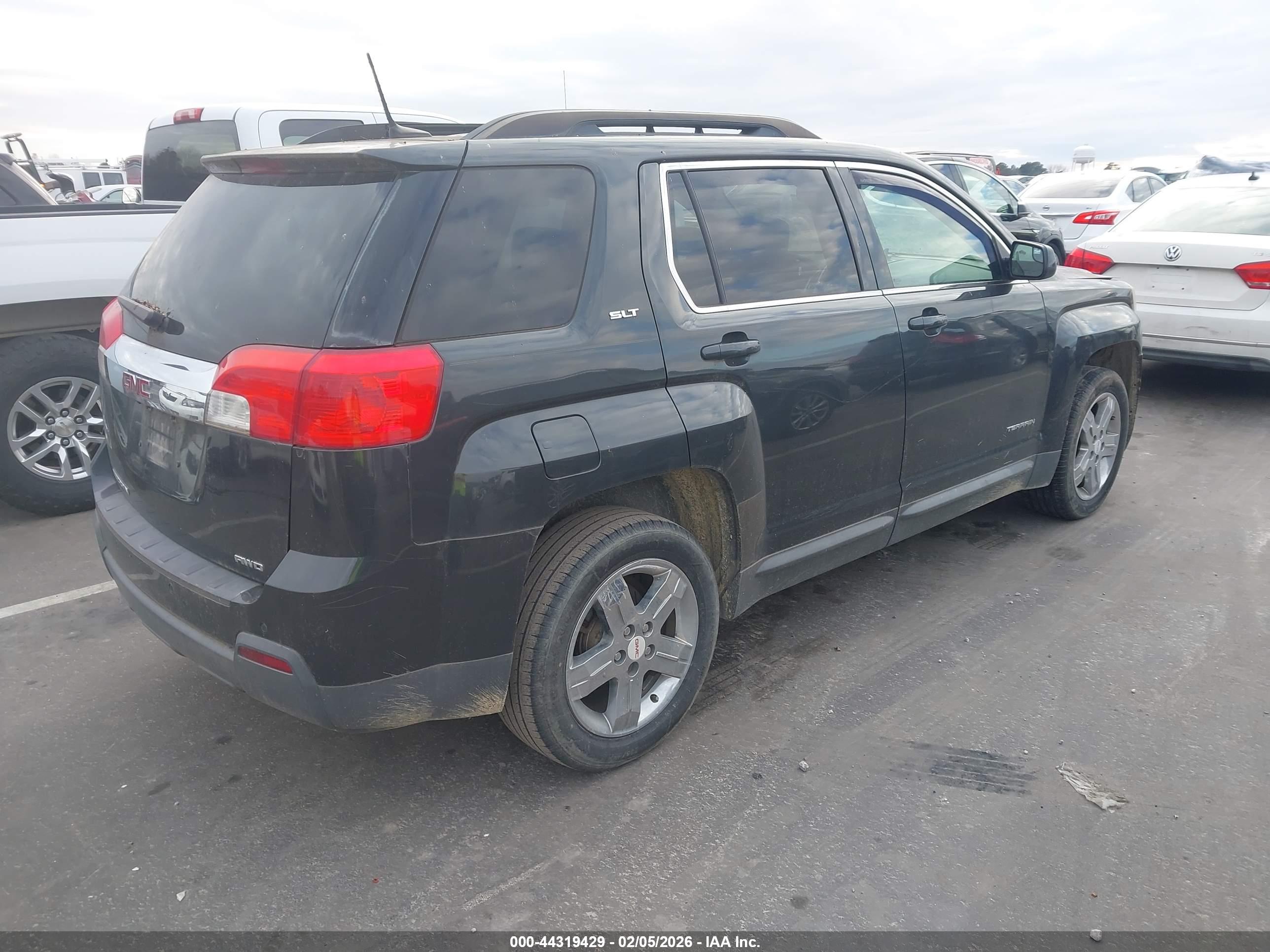 GMC TERRAIN image 4