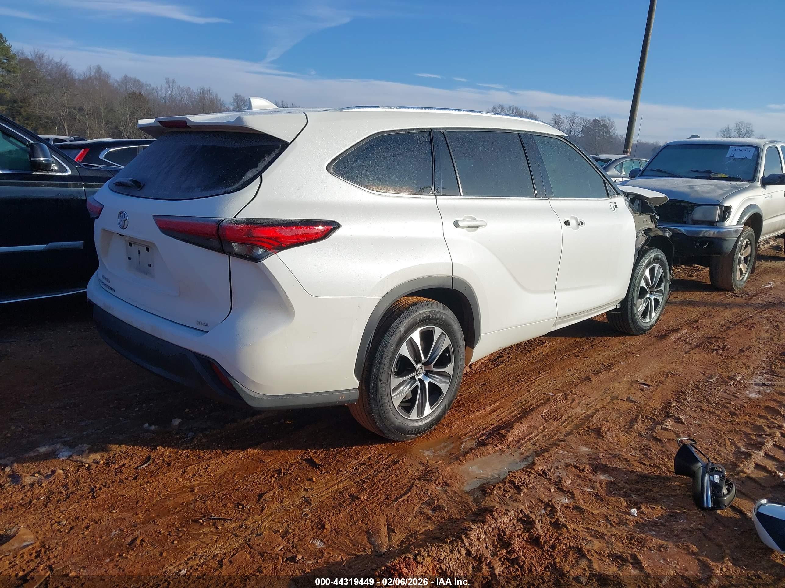 TOYOTA HIGHLANDER image 4