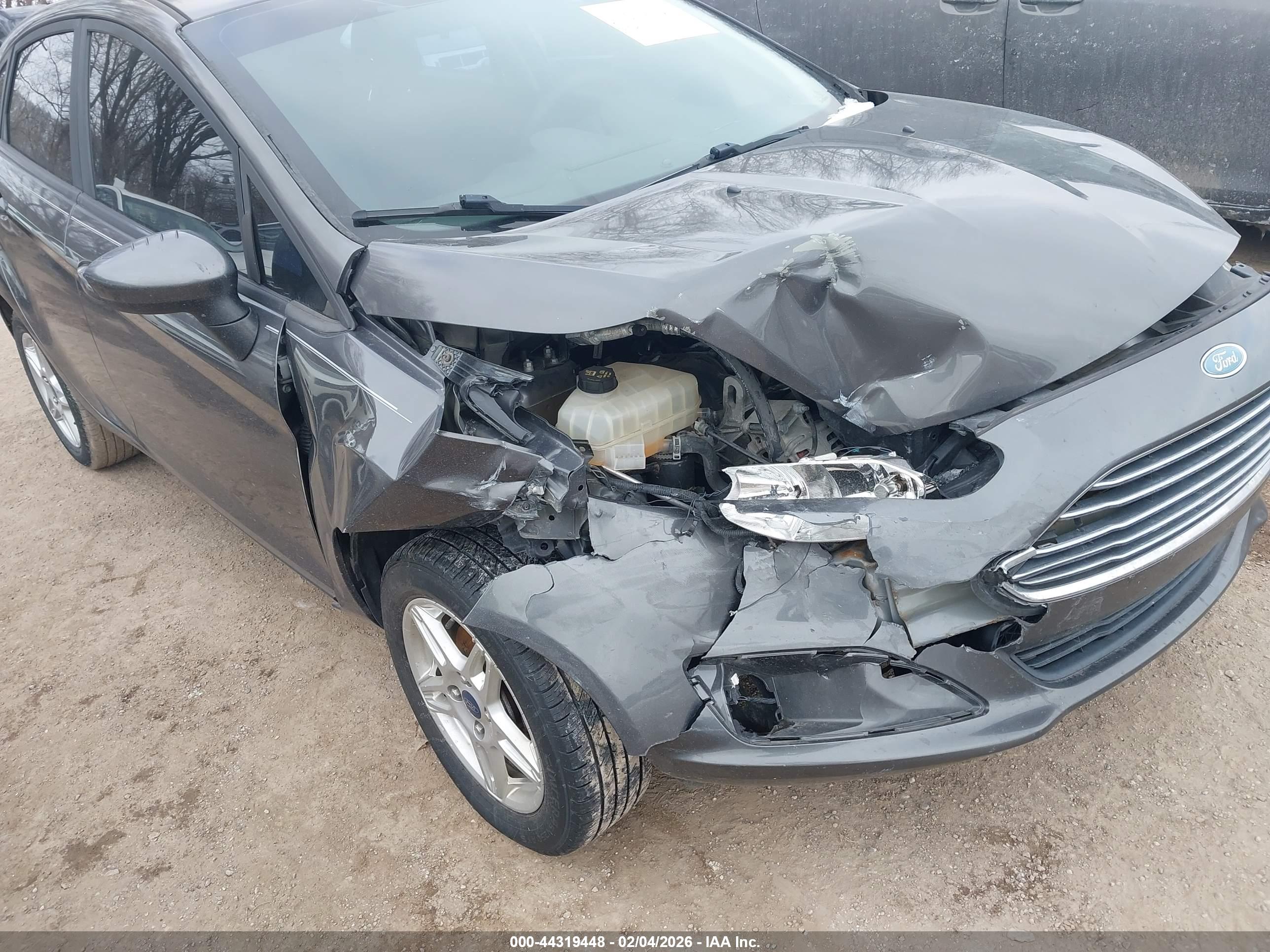 FORD FIESTA image 6