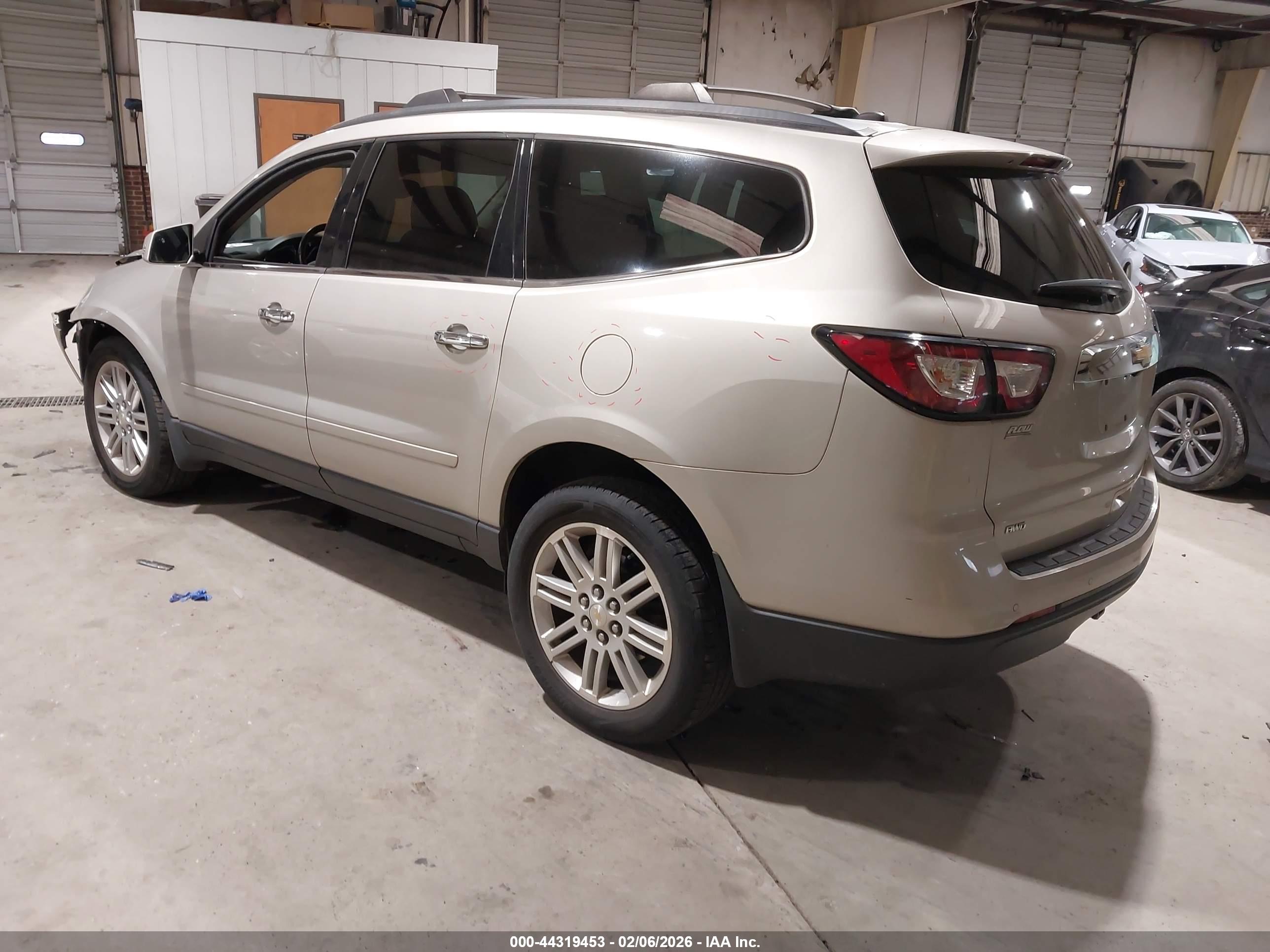 CHEVROLET TRAVERSE image 3