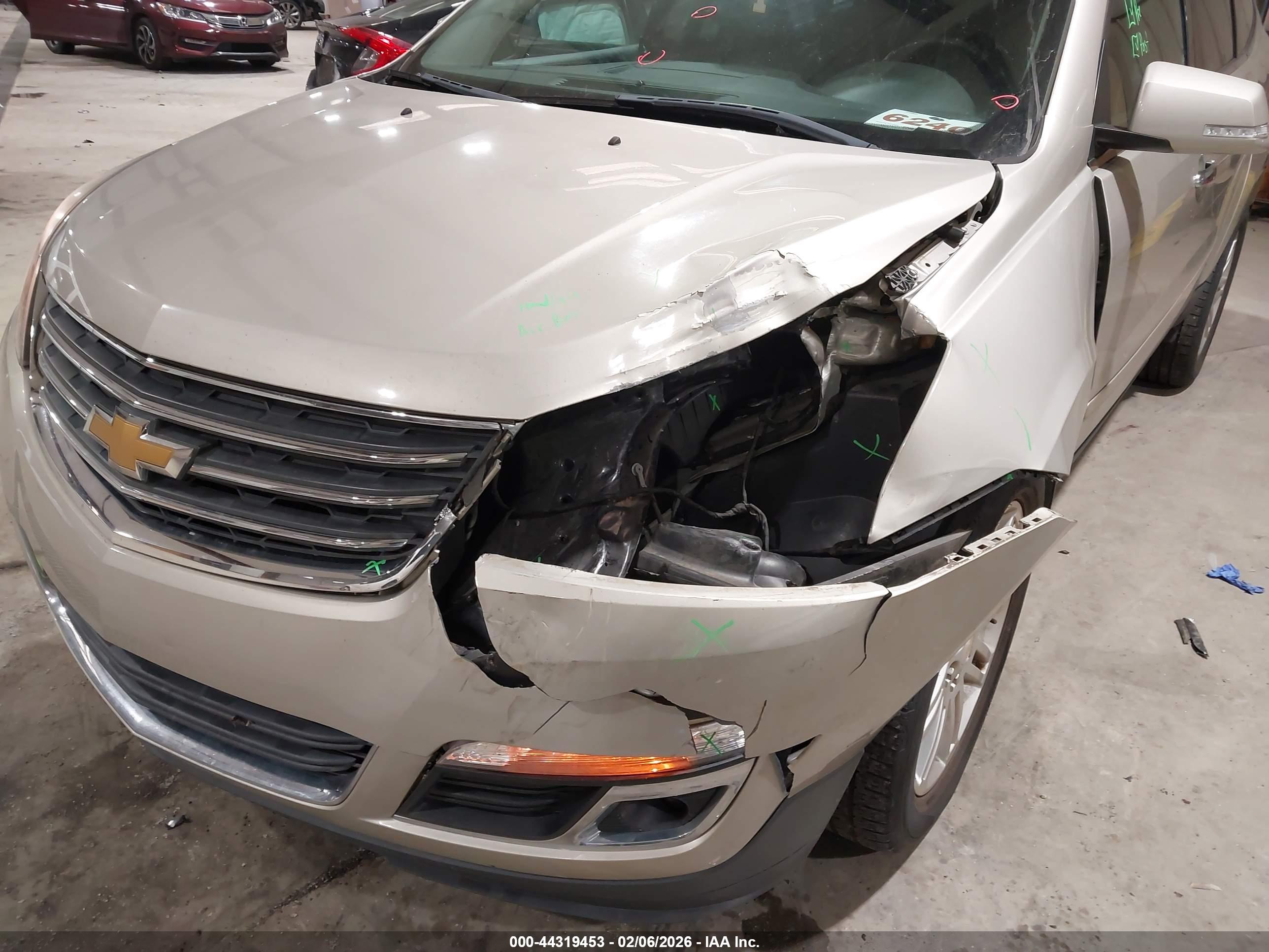 CHEVROLET TRAVERSE image 6