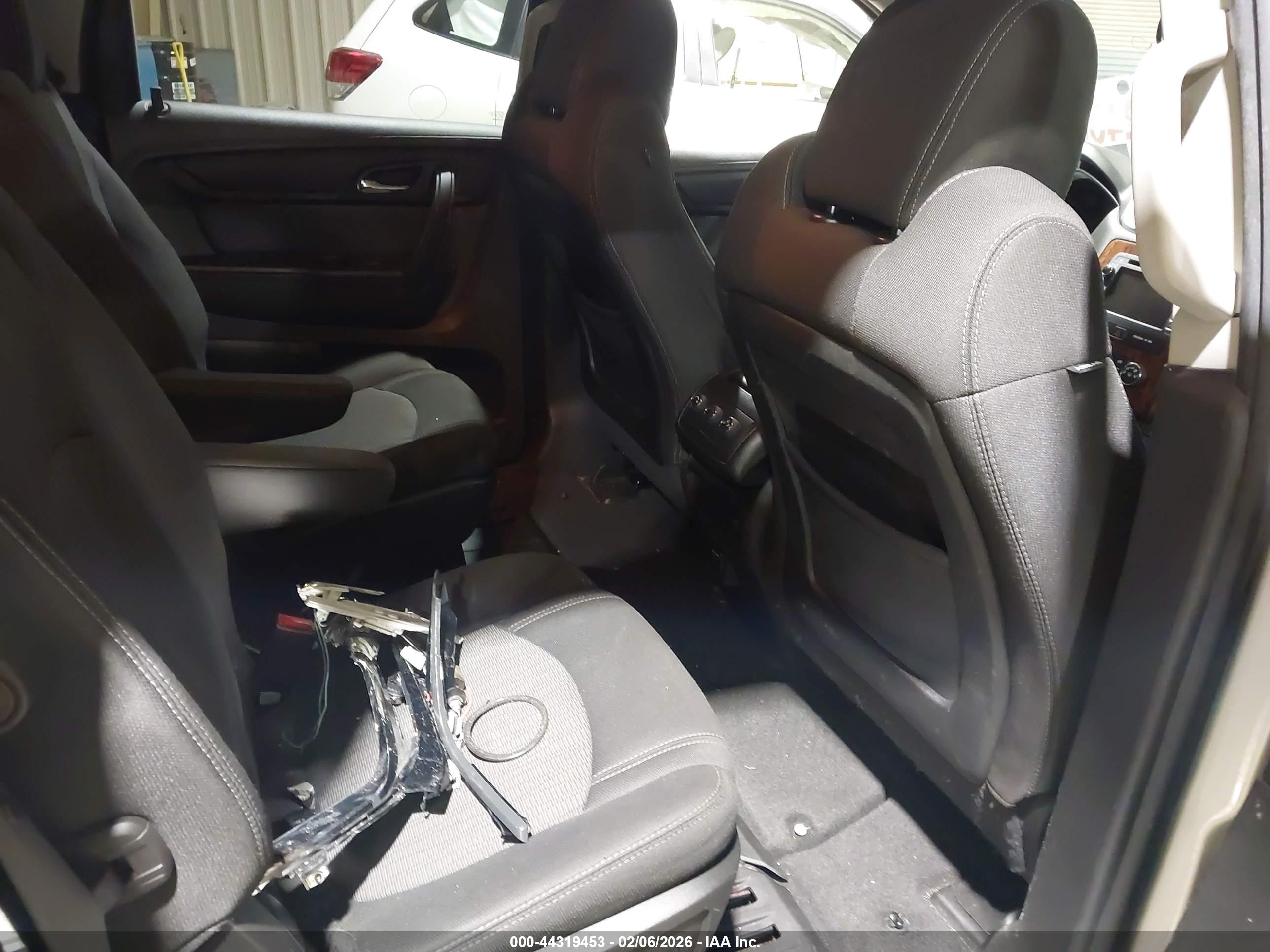 CHEVROLET TRAVERSE image 8