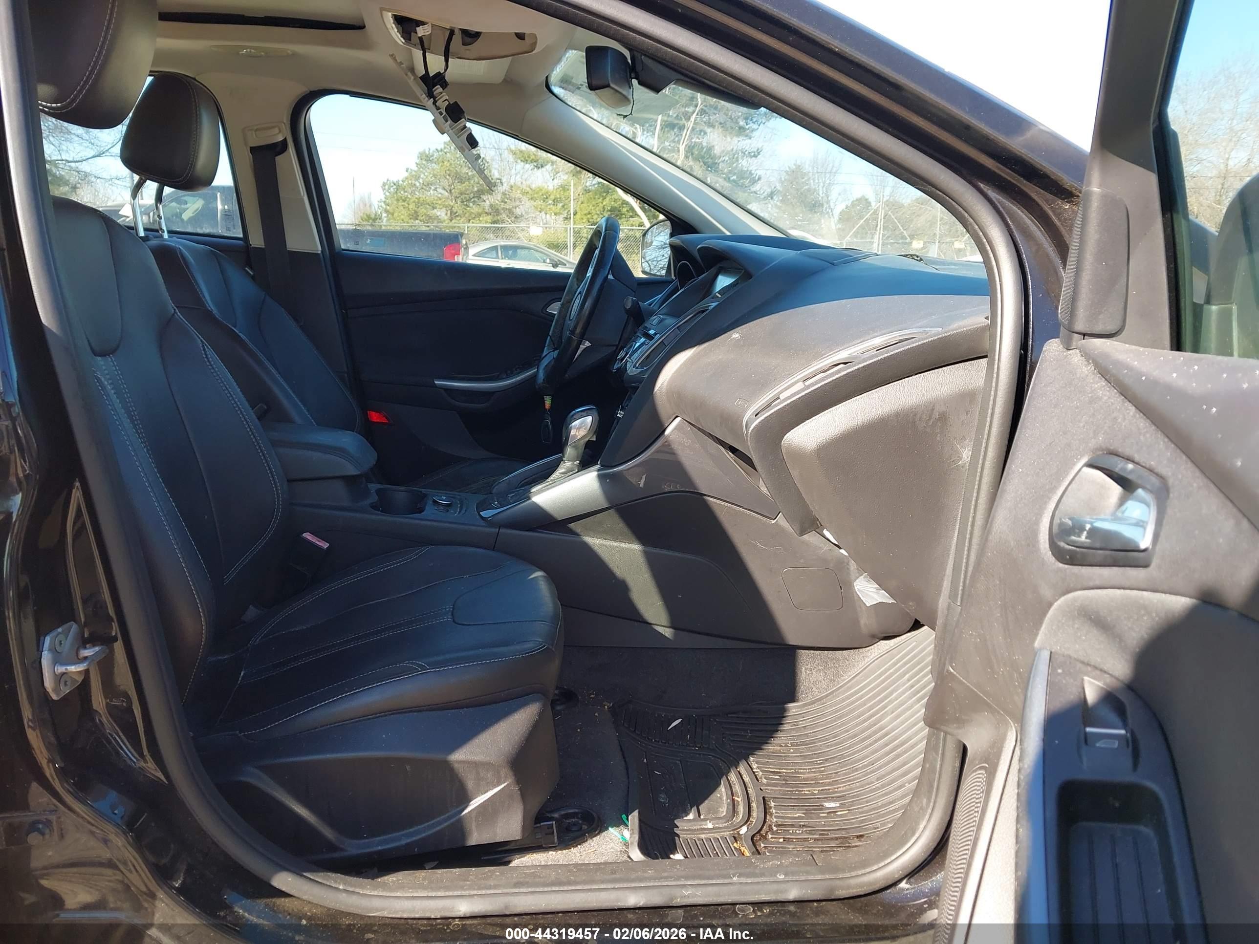 FORD FOCUS image 5