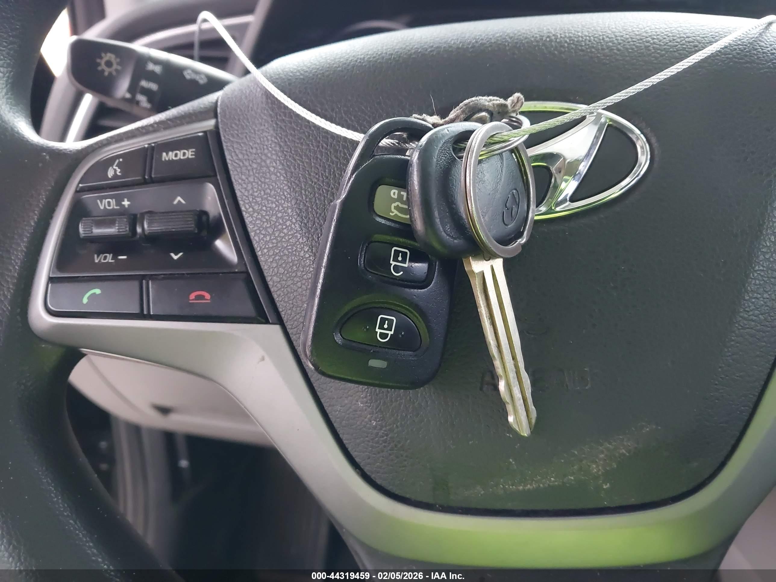 HYUNDAI ELANTRA image 11