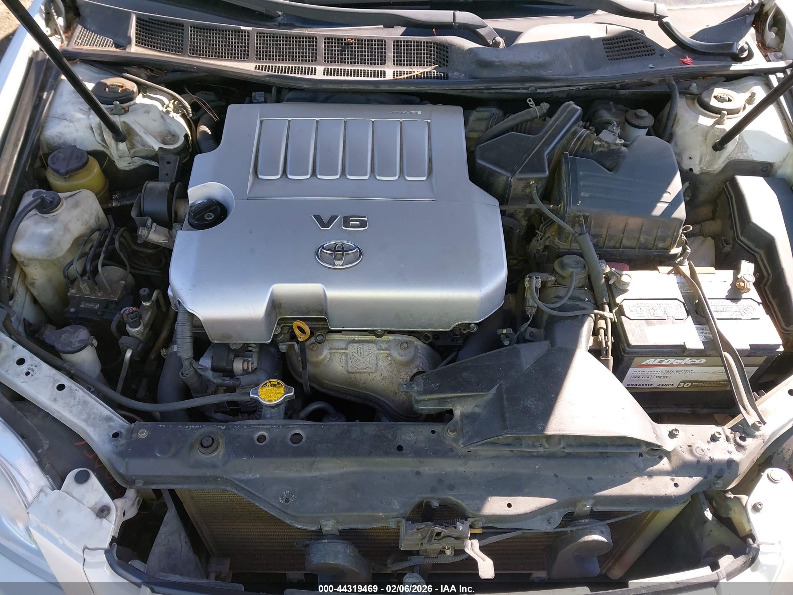 TOYOTA AVALON image 10