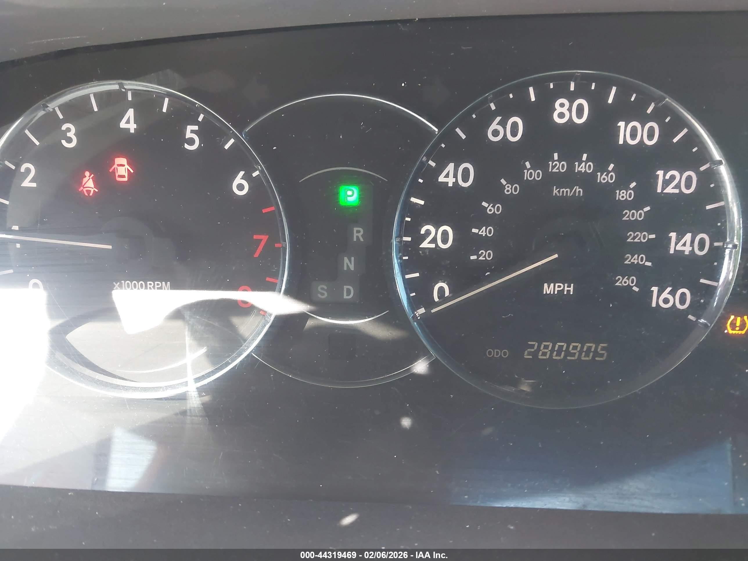 TOYOTA AVALON image 7
