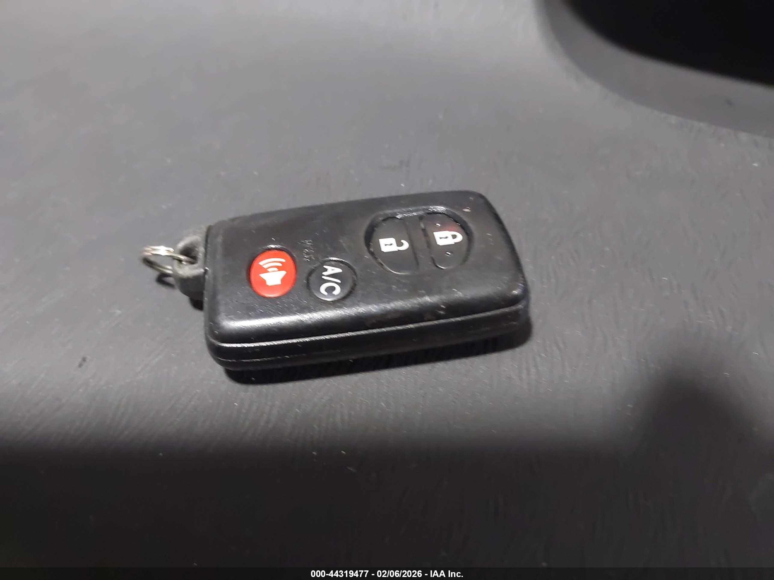 TOYOTA PRIUS image 11