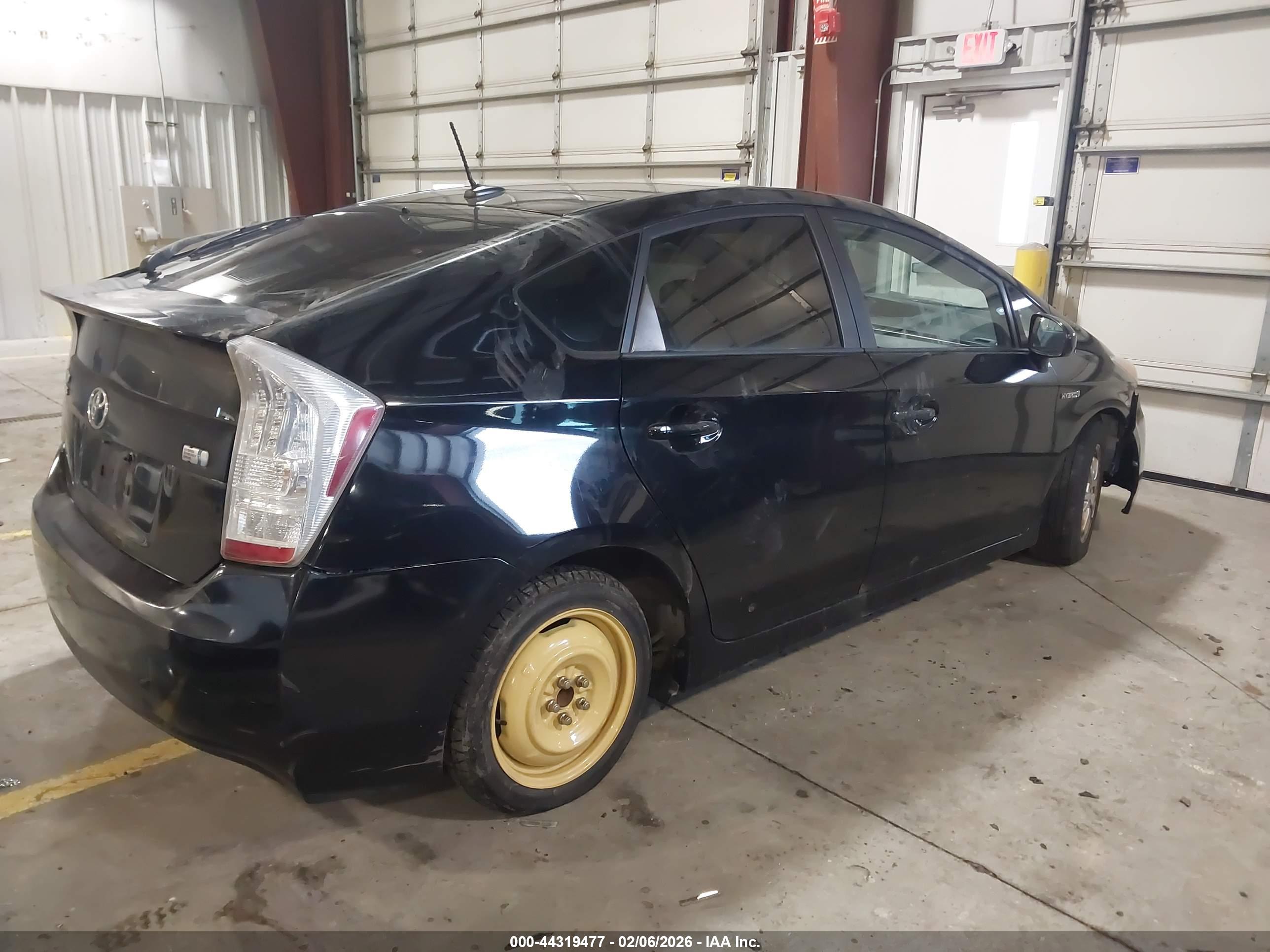 TOYOTA PRIUS image 4