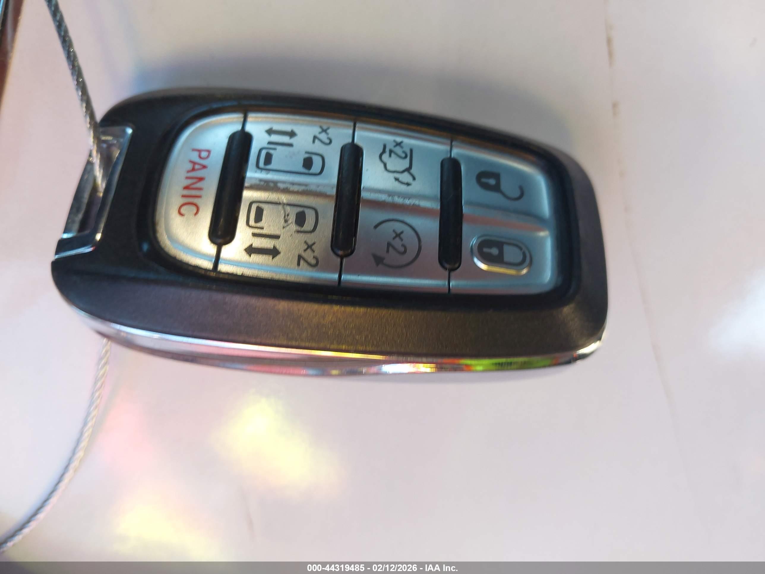 CHRYSLER PACIFICA image 11