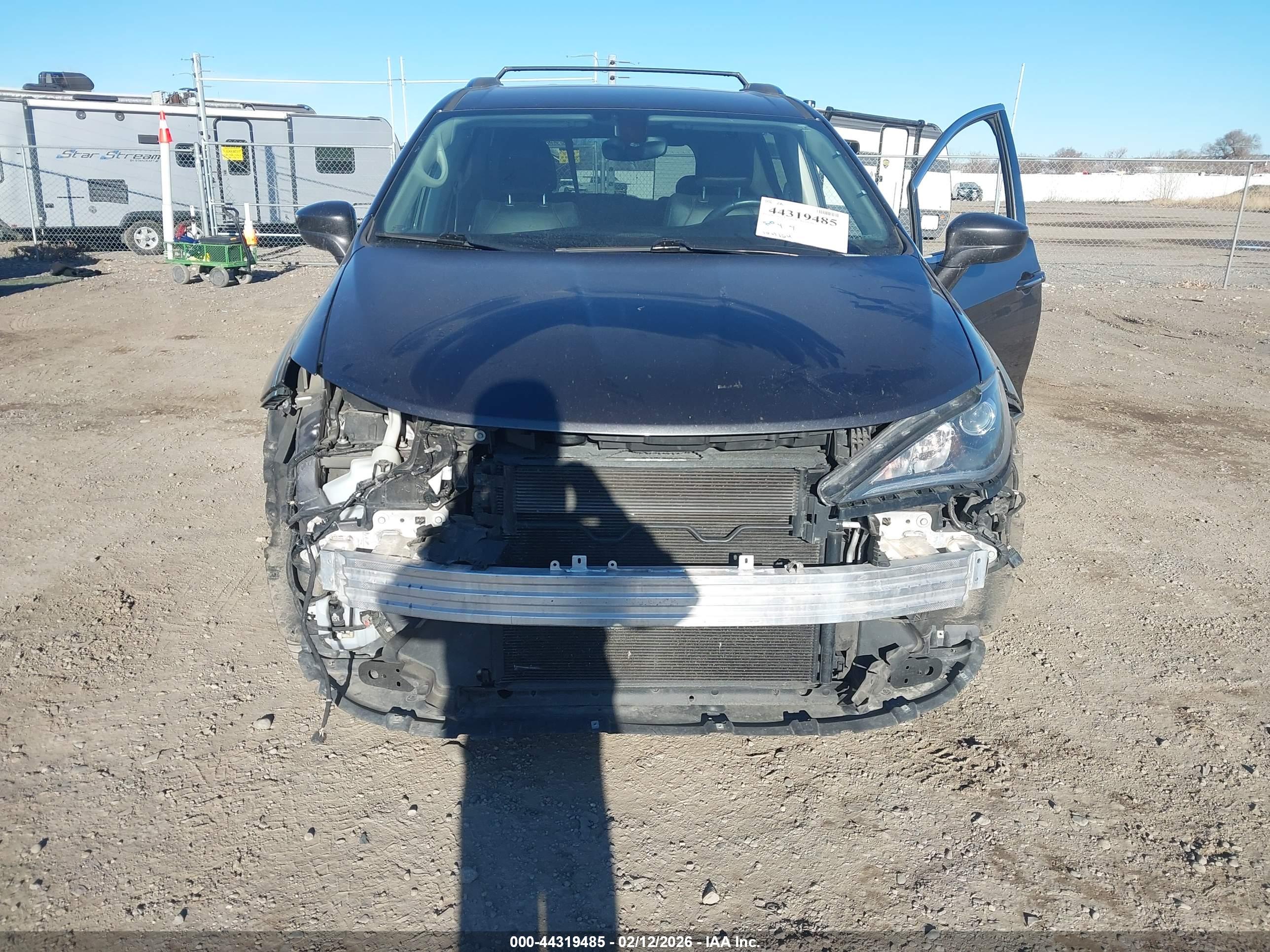 CHRYSLER PACIFICA image 6
