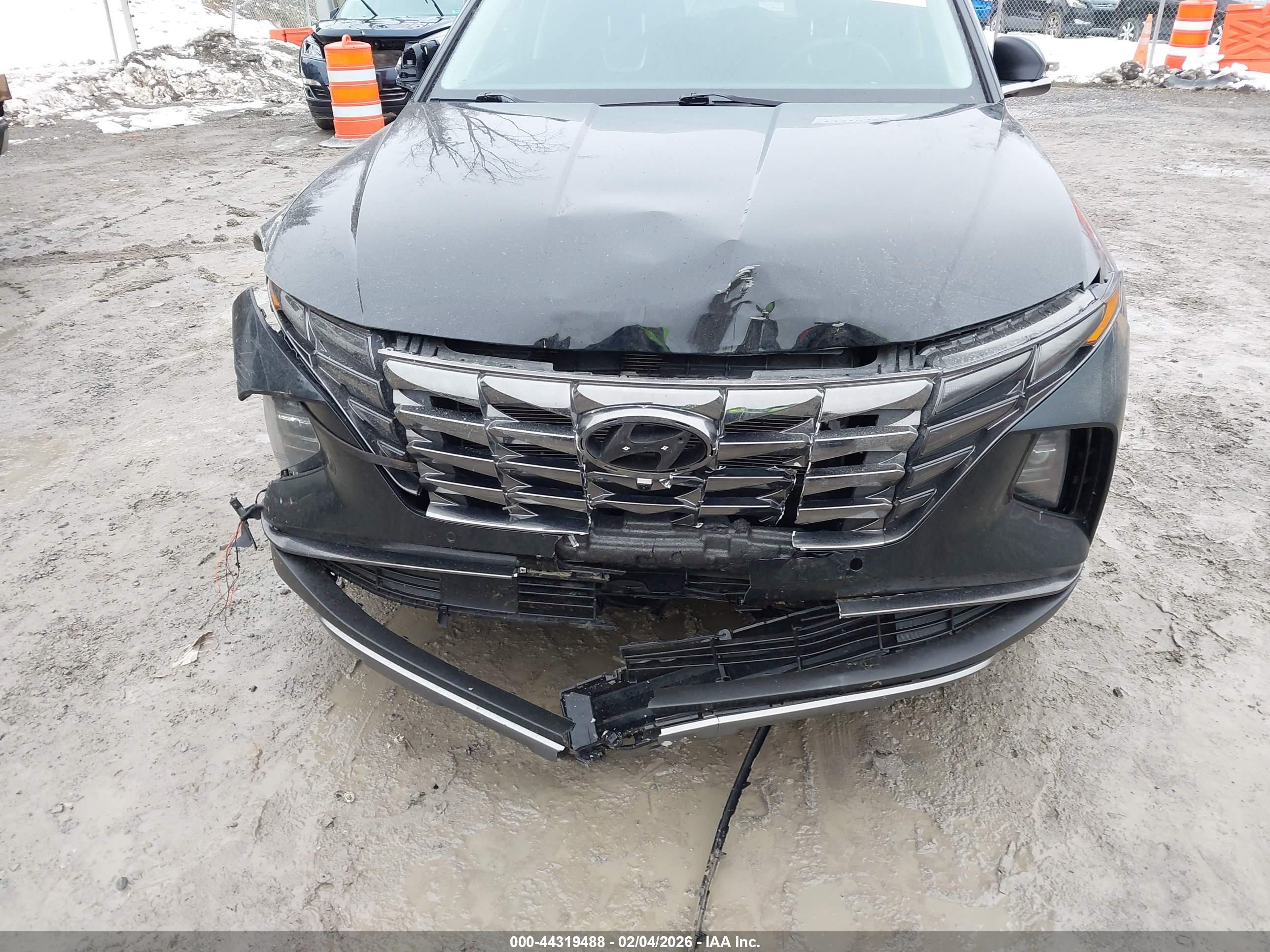 HYUNDAI TUCSON image 6