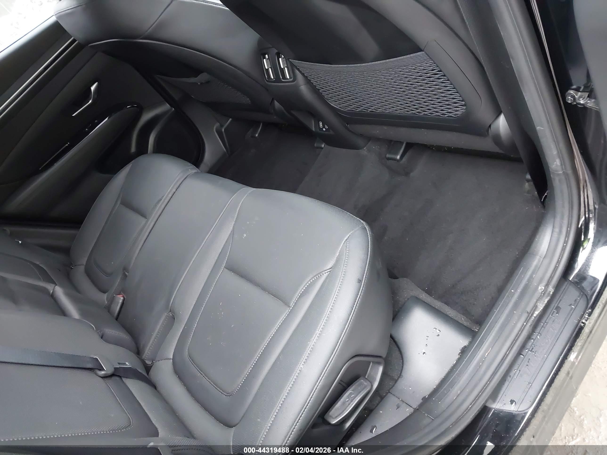 HYUNDAI TUCSON image 8
