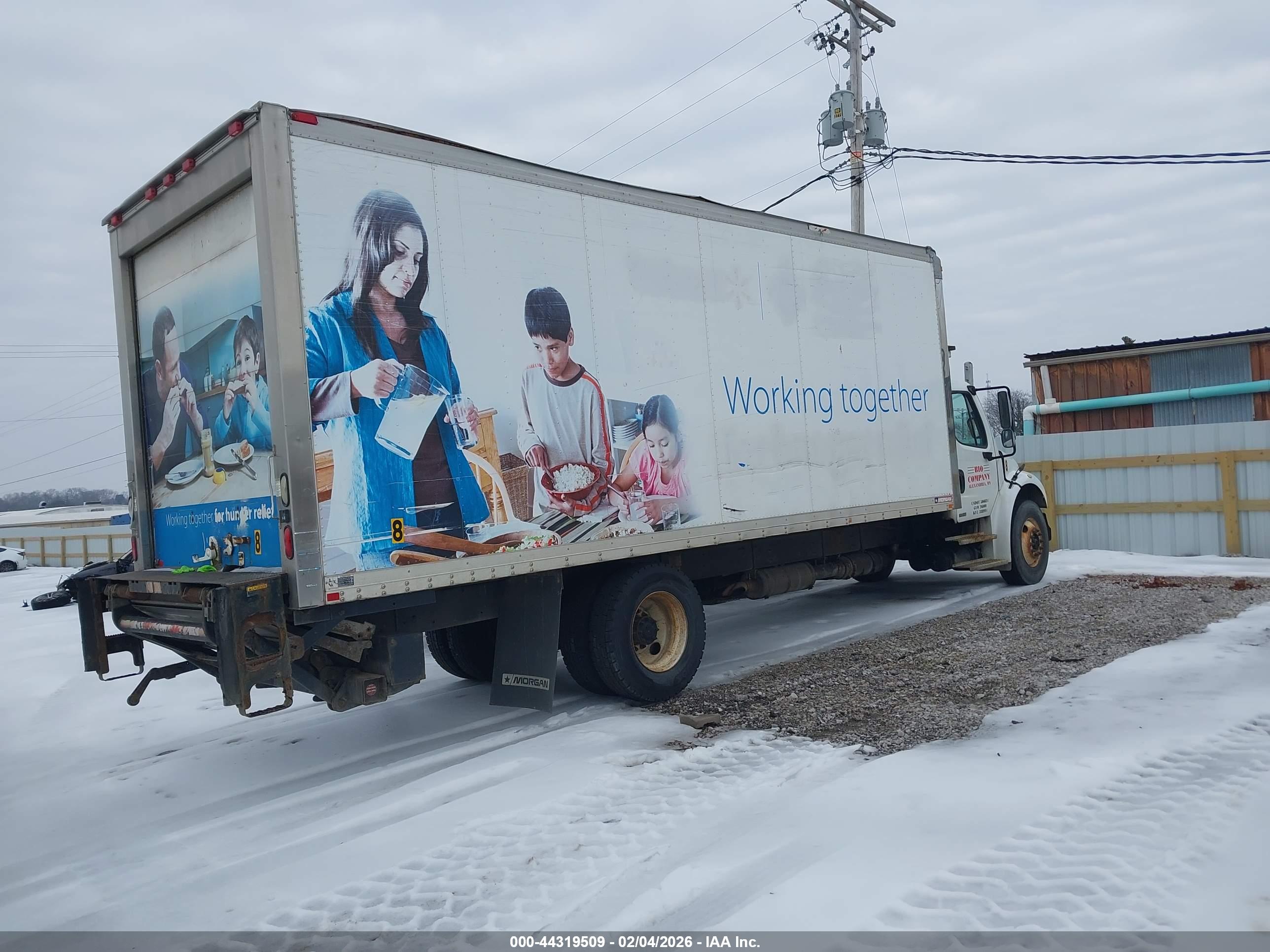 FREIGHTLINER M2 image 4