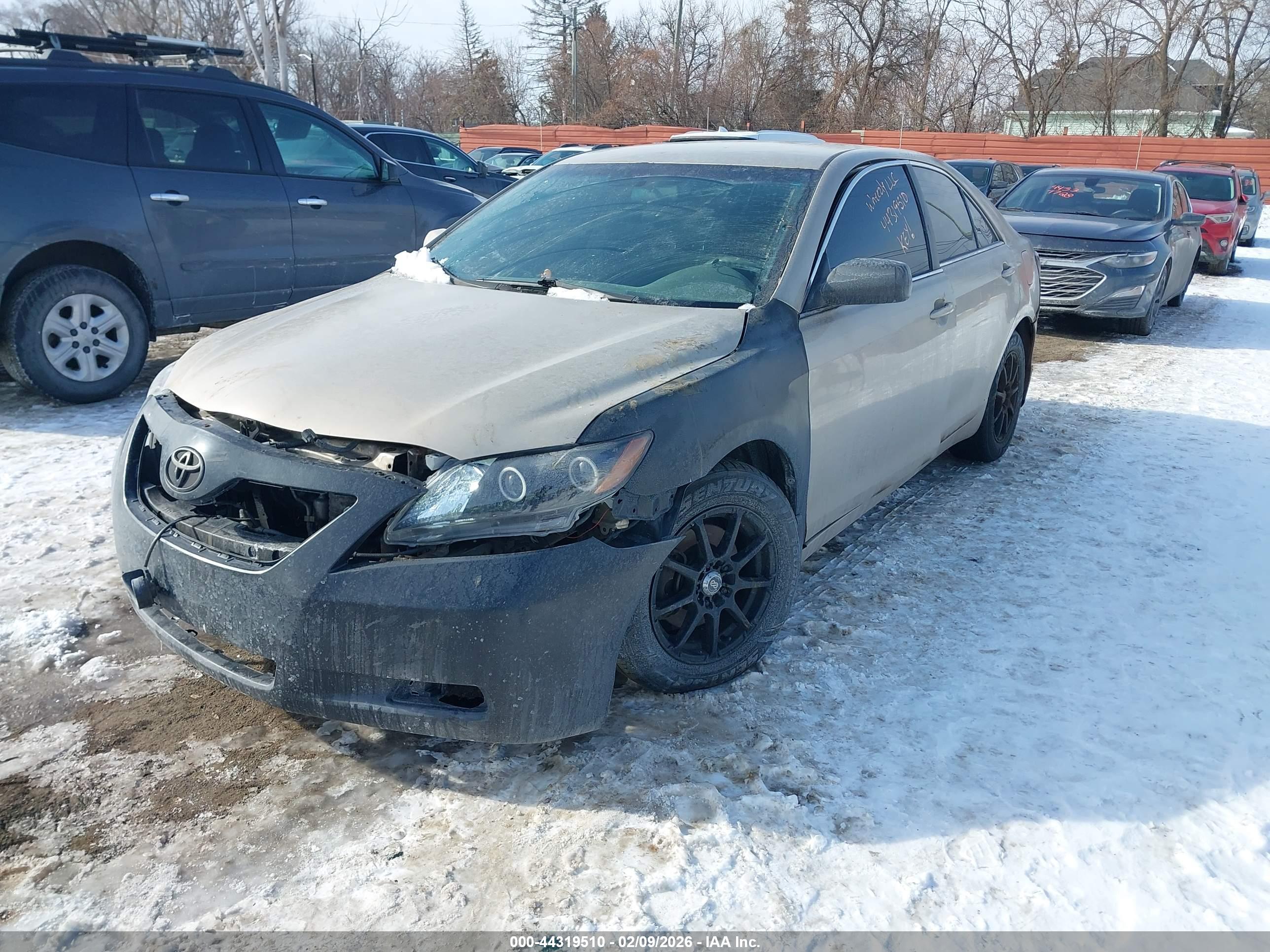 TOYOTA CAMRY image 2